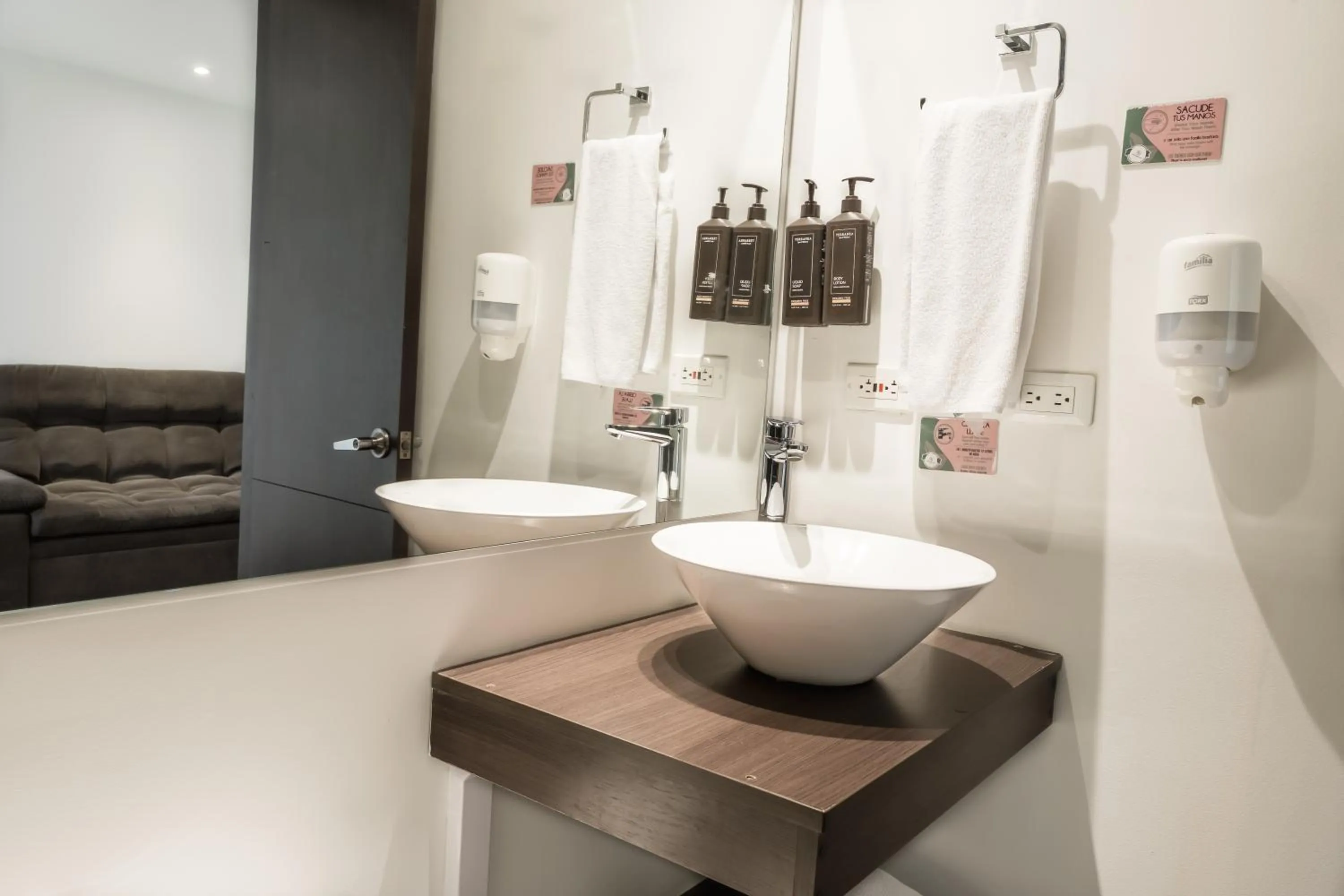 Bathroom in Pop Art Hotel Tocancipá y Centro de Convenciones