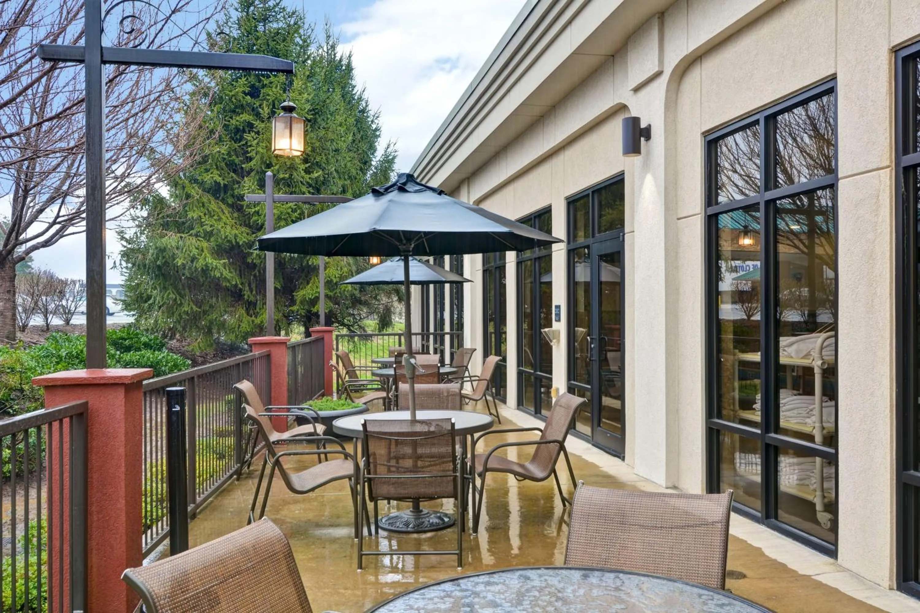 Patio in Hampton Inn Hendersonville