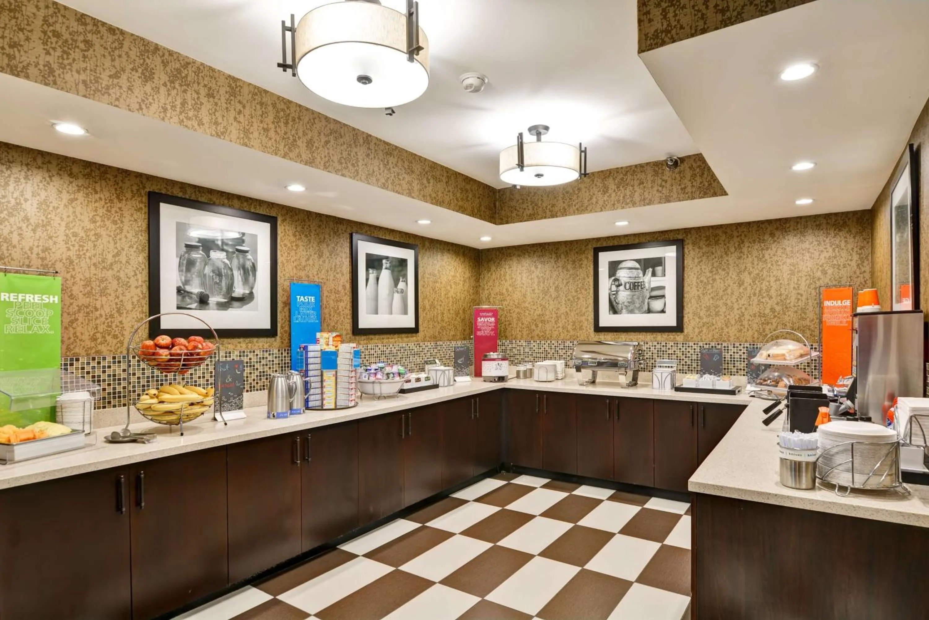 Restaurant/places to eat in Hampton Inn Hendersonville