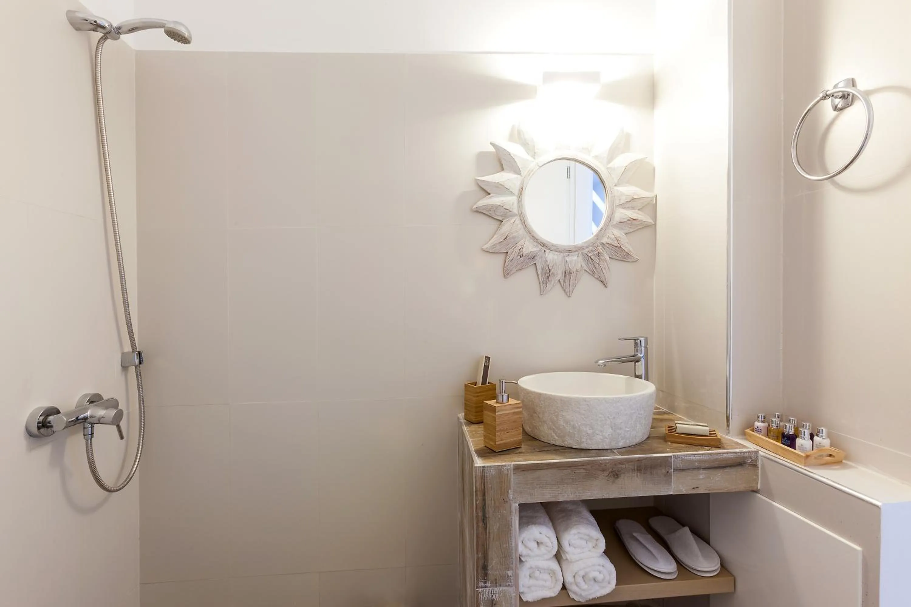 Bathroom in Villa Vinea Santorini