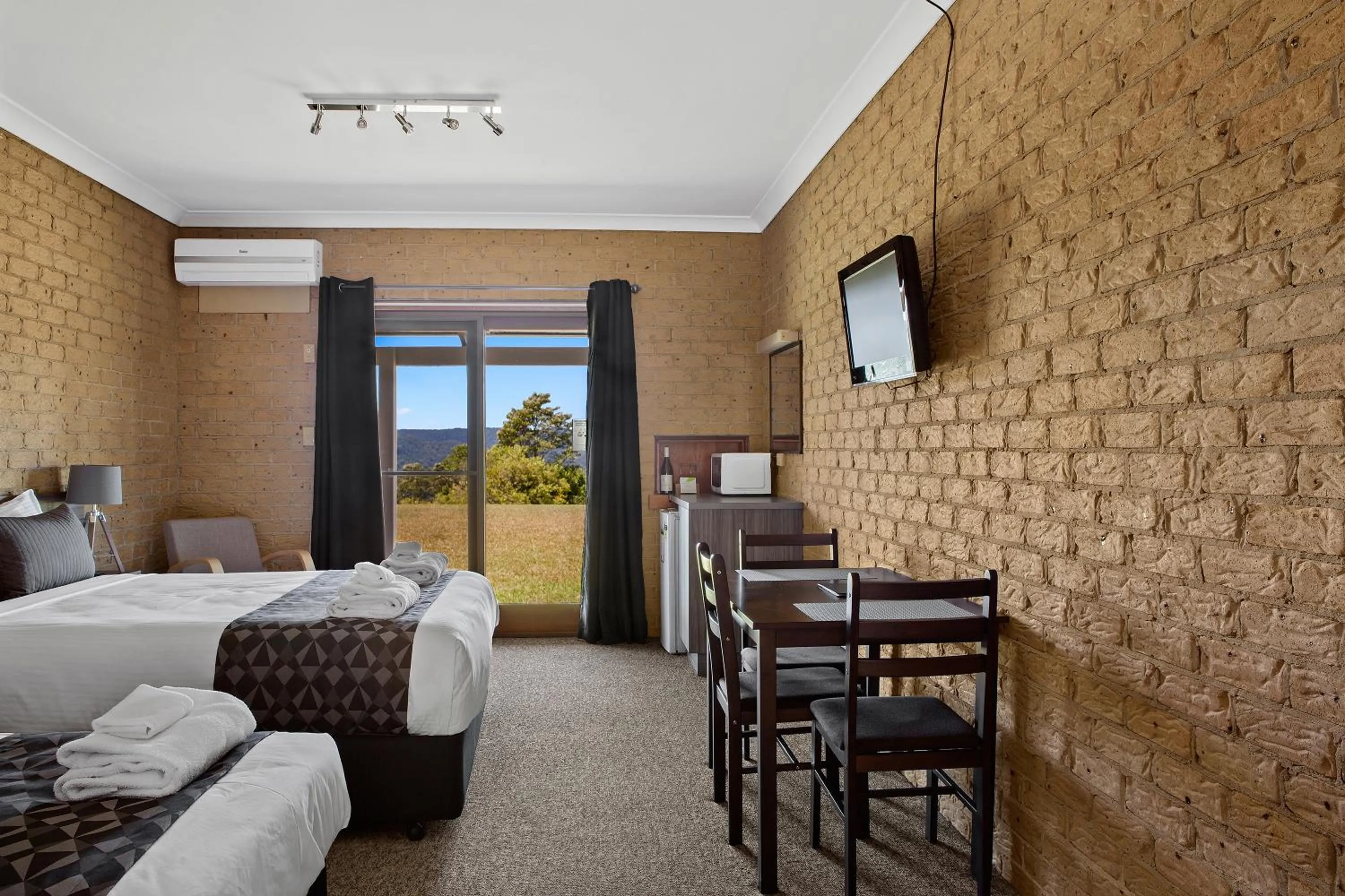 Bed in Lookout Mountain Retreat