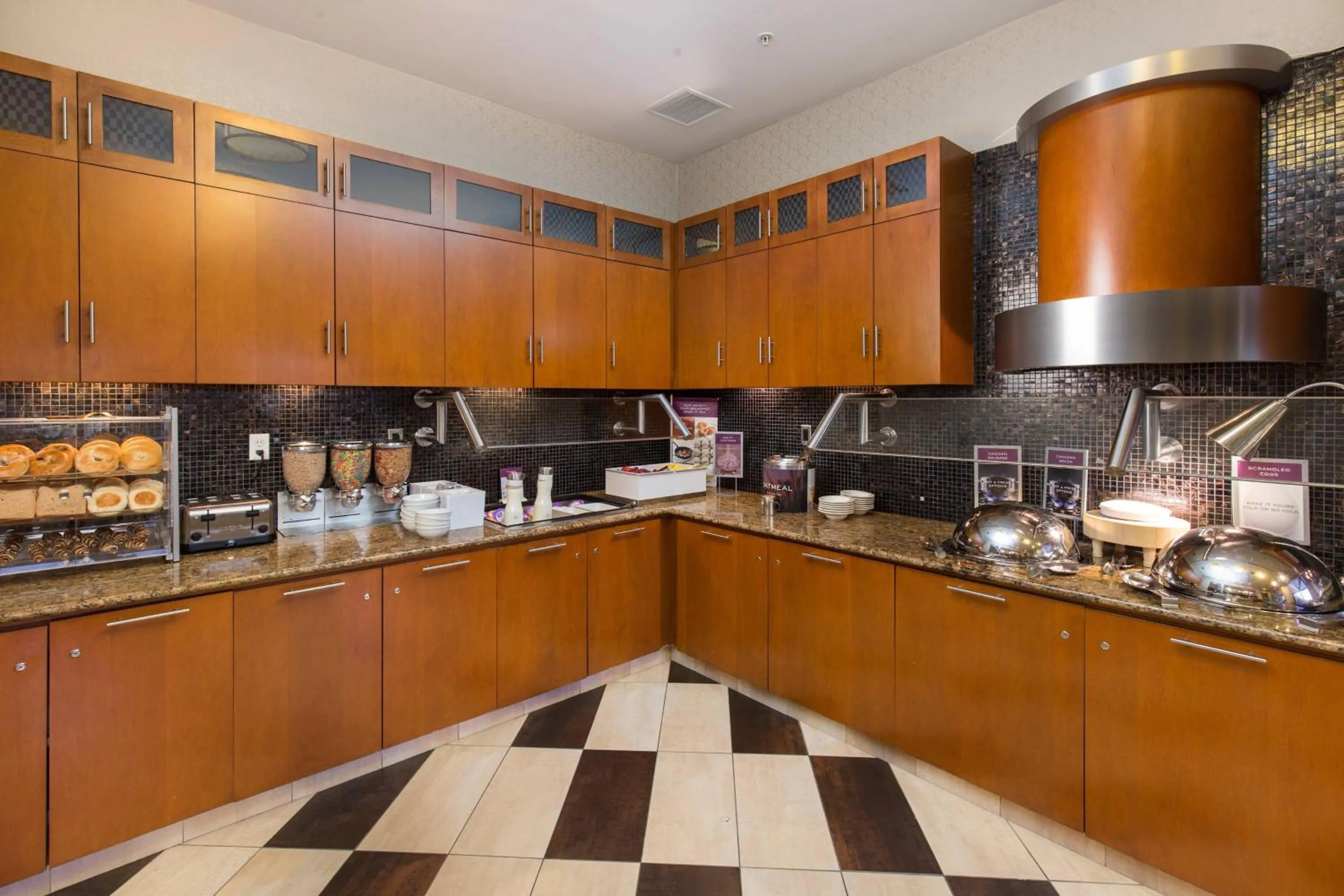 Breakfast in Residence Inn by Marriott Springfield Old Keene Mill