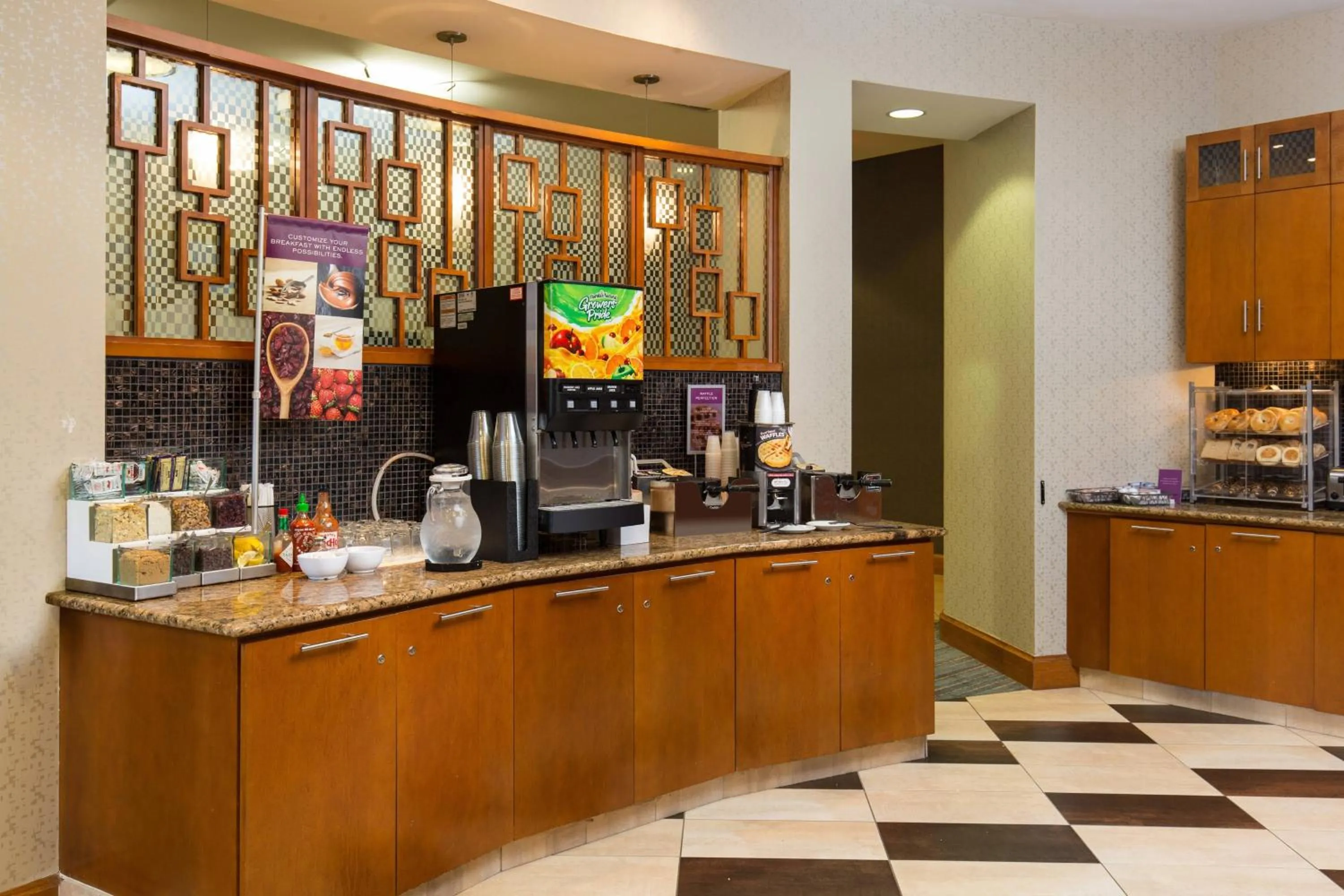 Breakfast in Residence Inn by Marriott Springfield Old Keene Mill