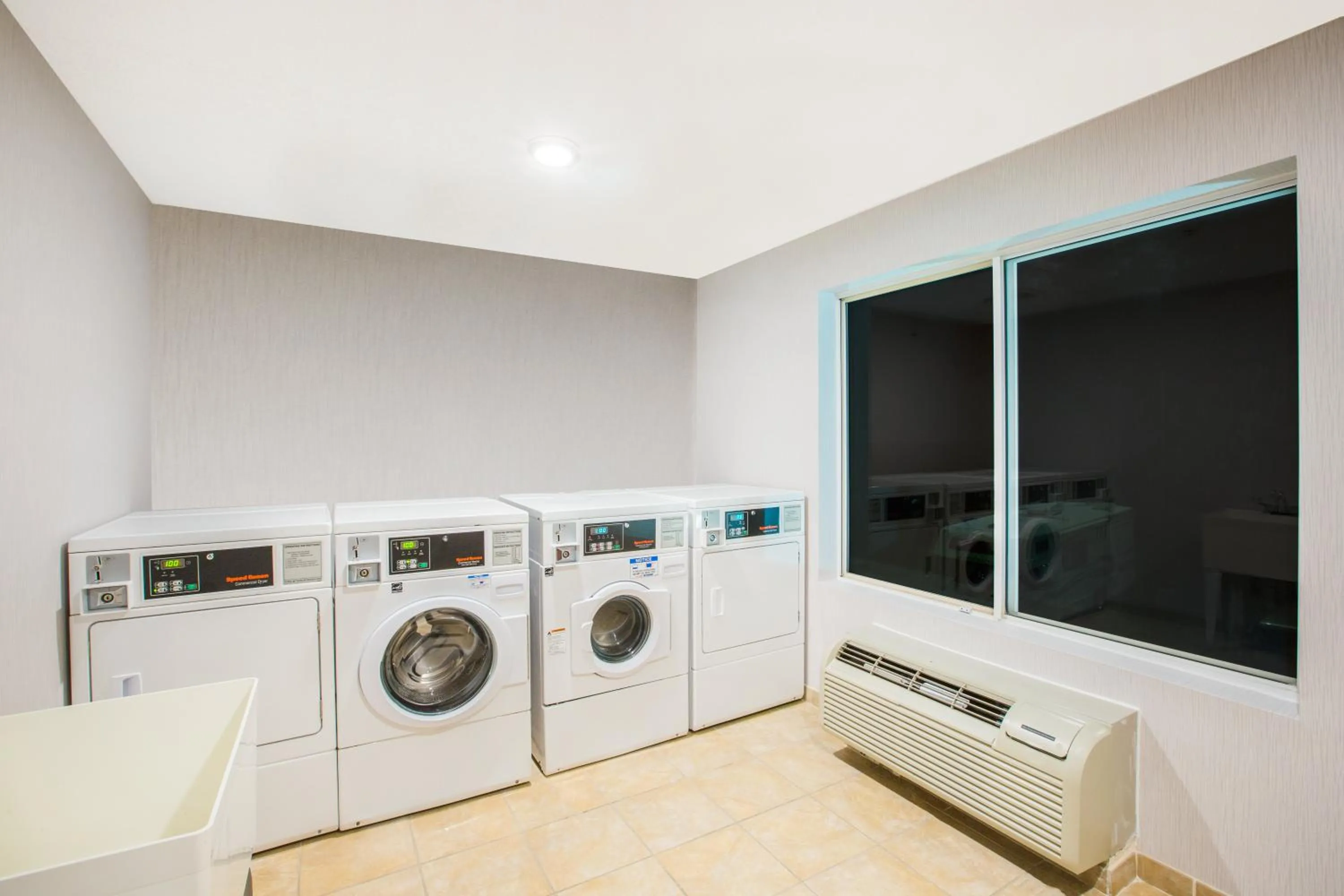 Other in Holiday Inn Express & Suites Bellevue -Omaha Area- by IHG