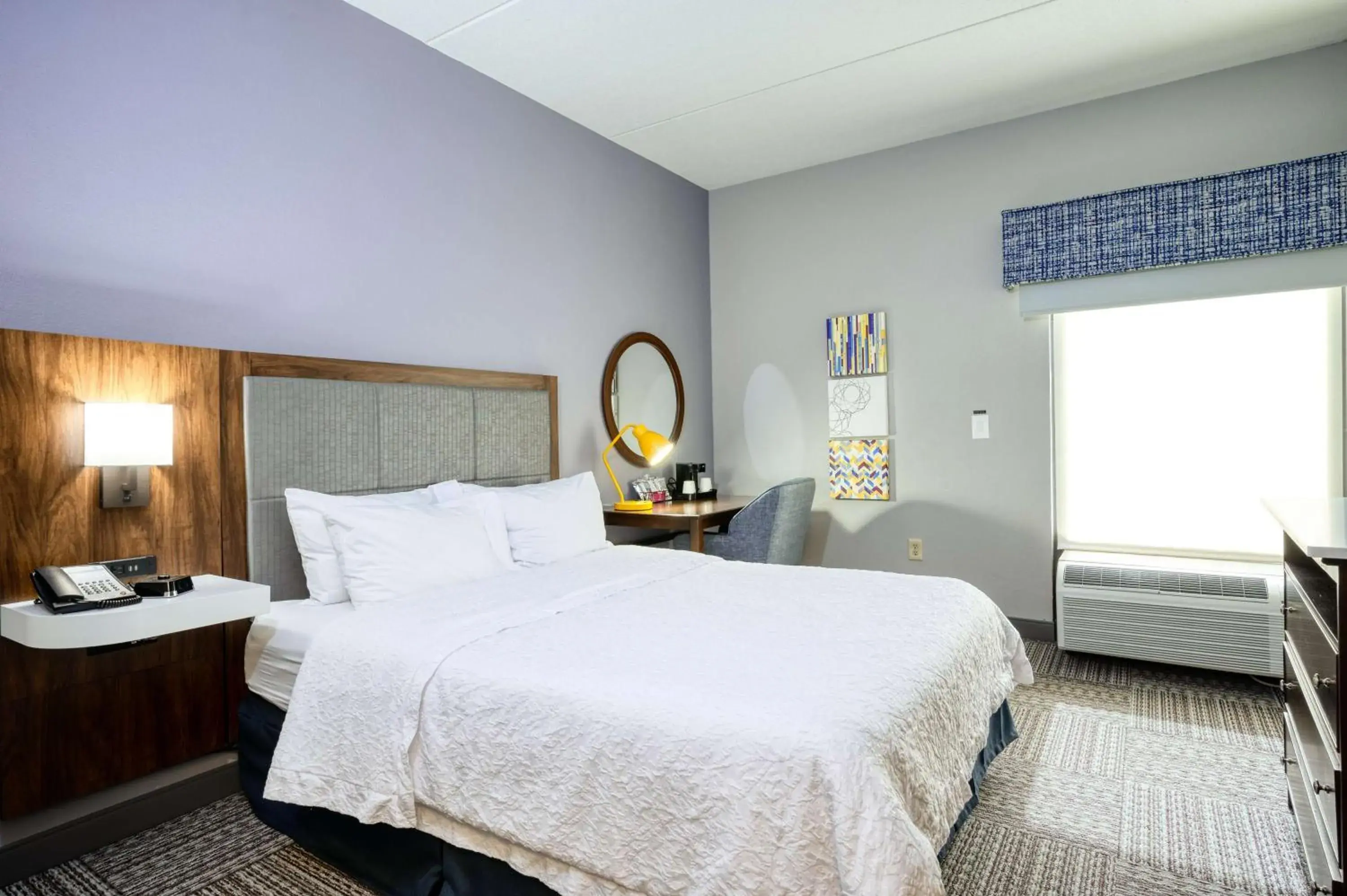 Queen Room with Mobility Access/Non-Smoking in Hampton Inn Janesville Queen Room with Mobility Access/Non-Smoking in Hampton Inn Janesville