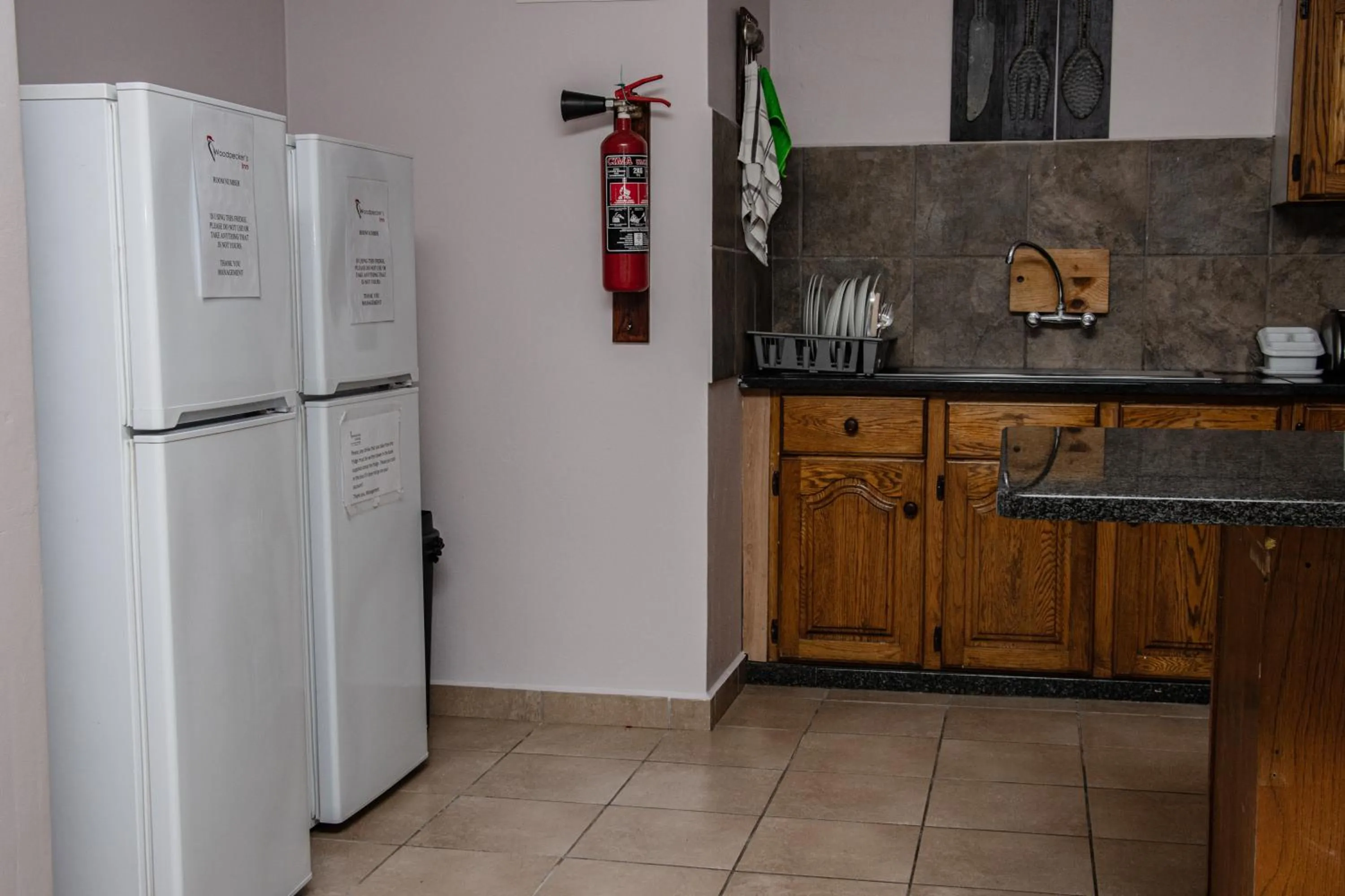 Kitchen or kitchenette in Woodpecker's Inn Guest House
