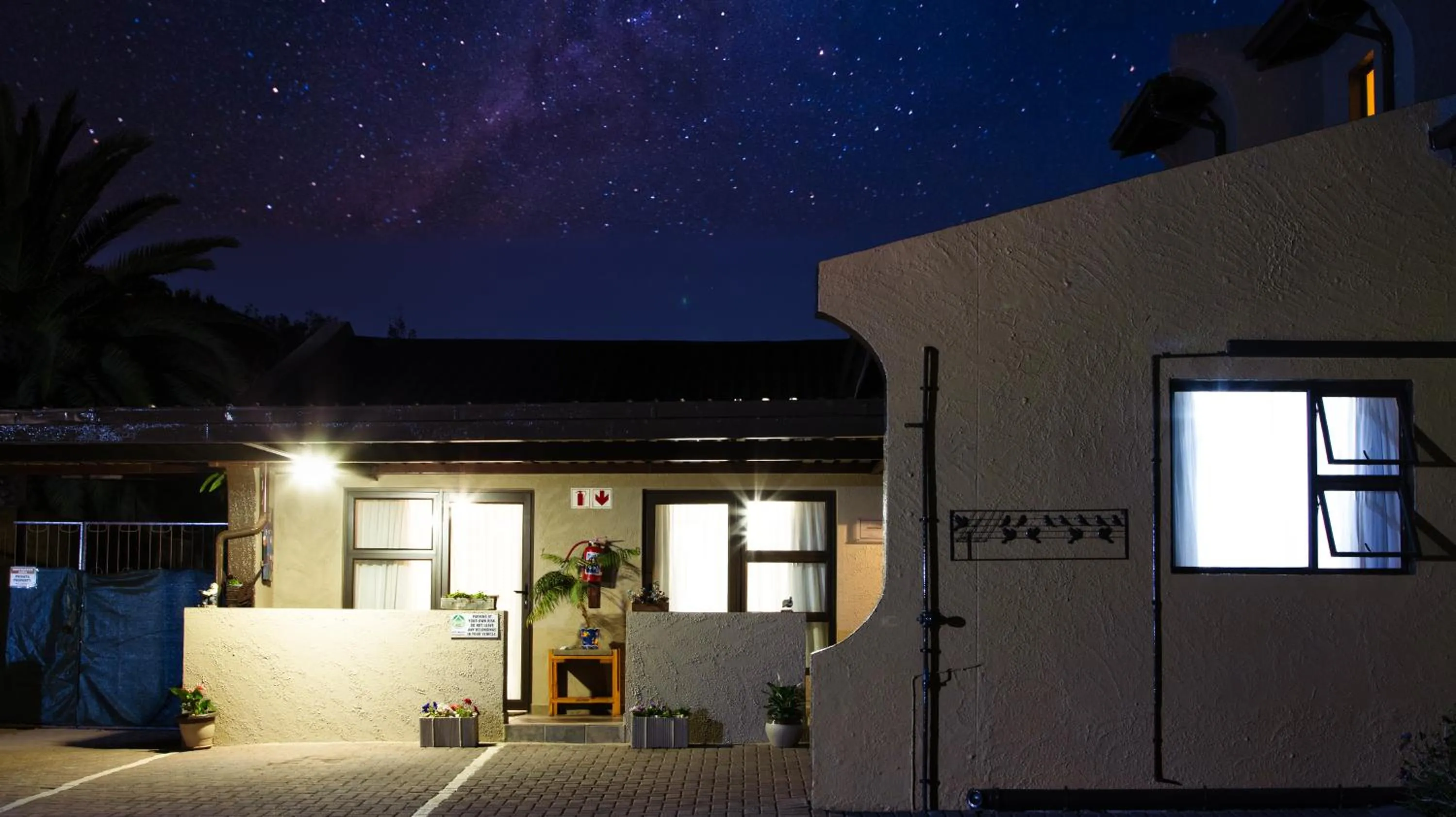 Property building in Woodpecker's Inn Guest House