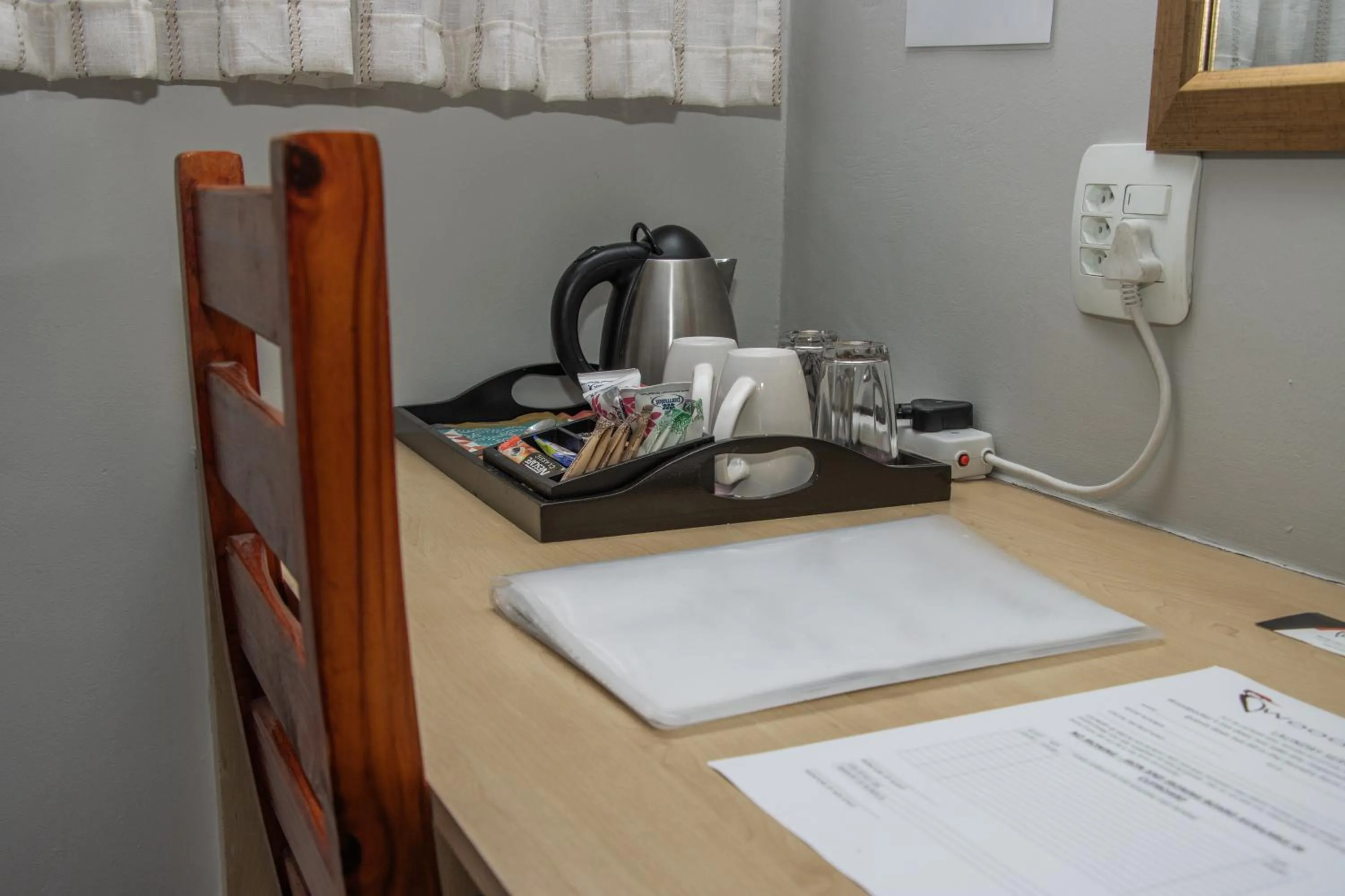 Coffee/tea facilities in Woodpecker's Inn Guest House