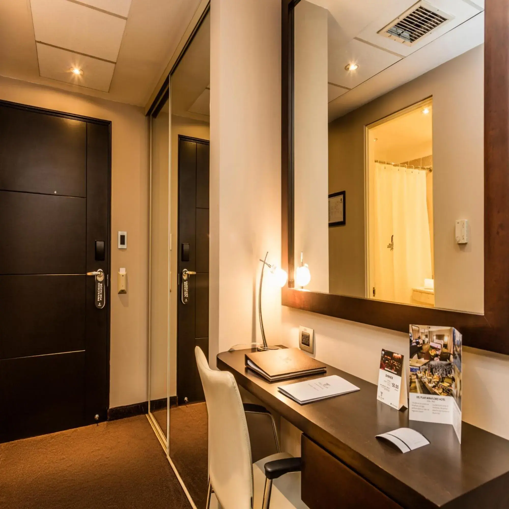 Standard Twin Room in Del Pilar Miraflores Hotel Standard Twin Room in Del Pilar Miraflores Hotel