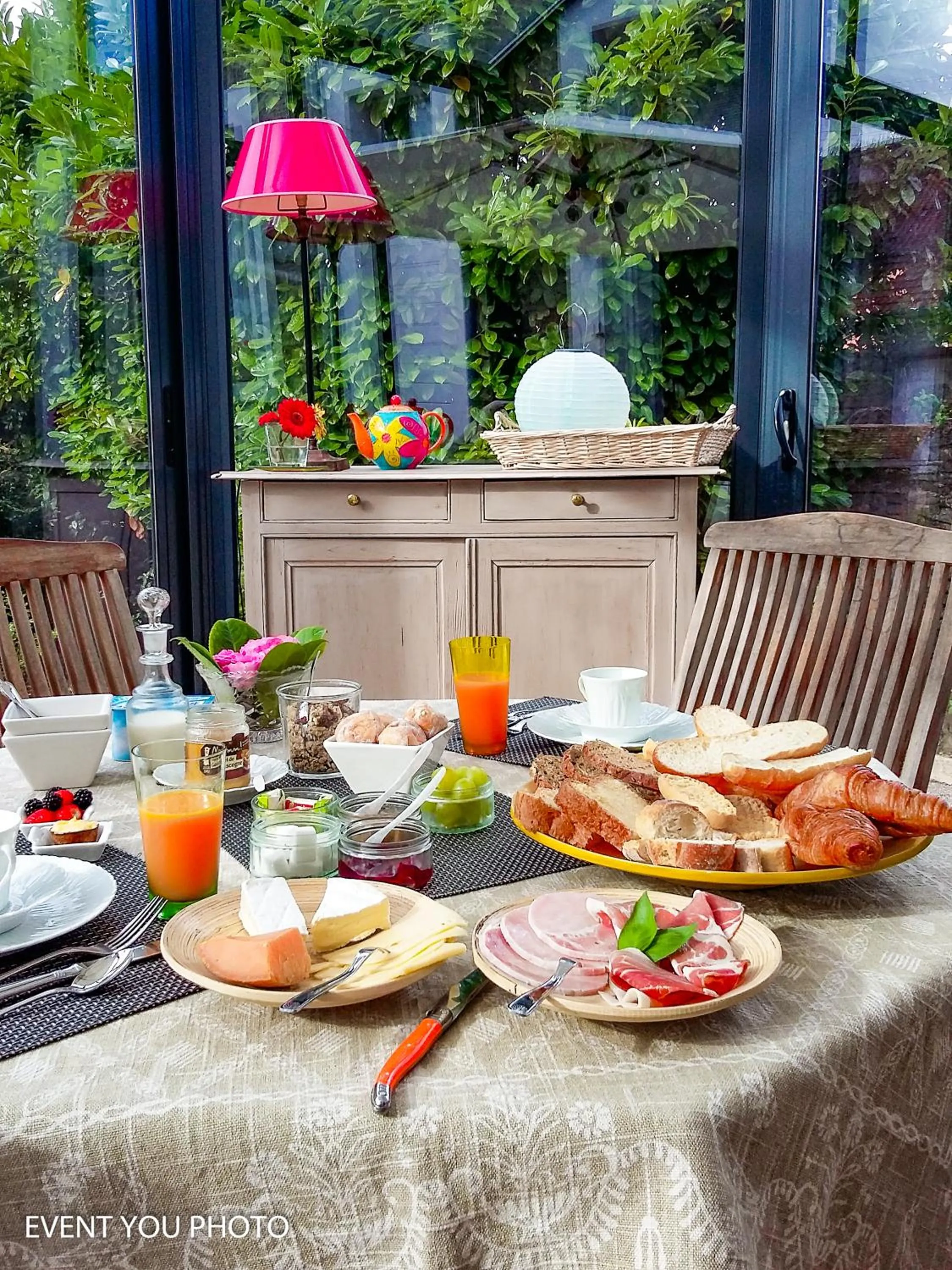 Lunch in Les Hauts de la Cluse