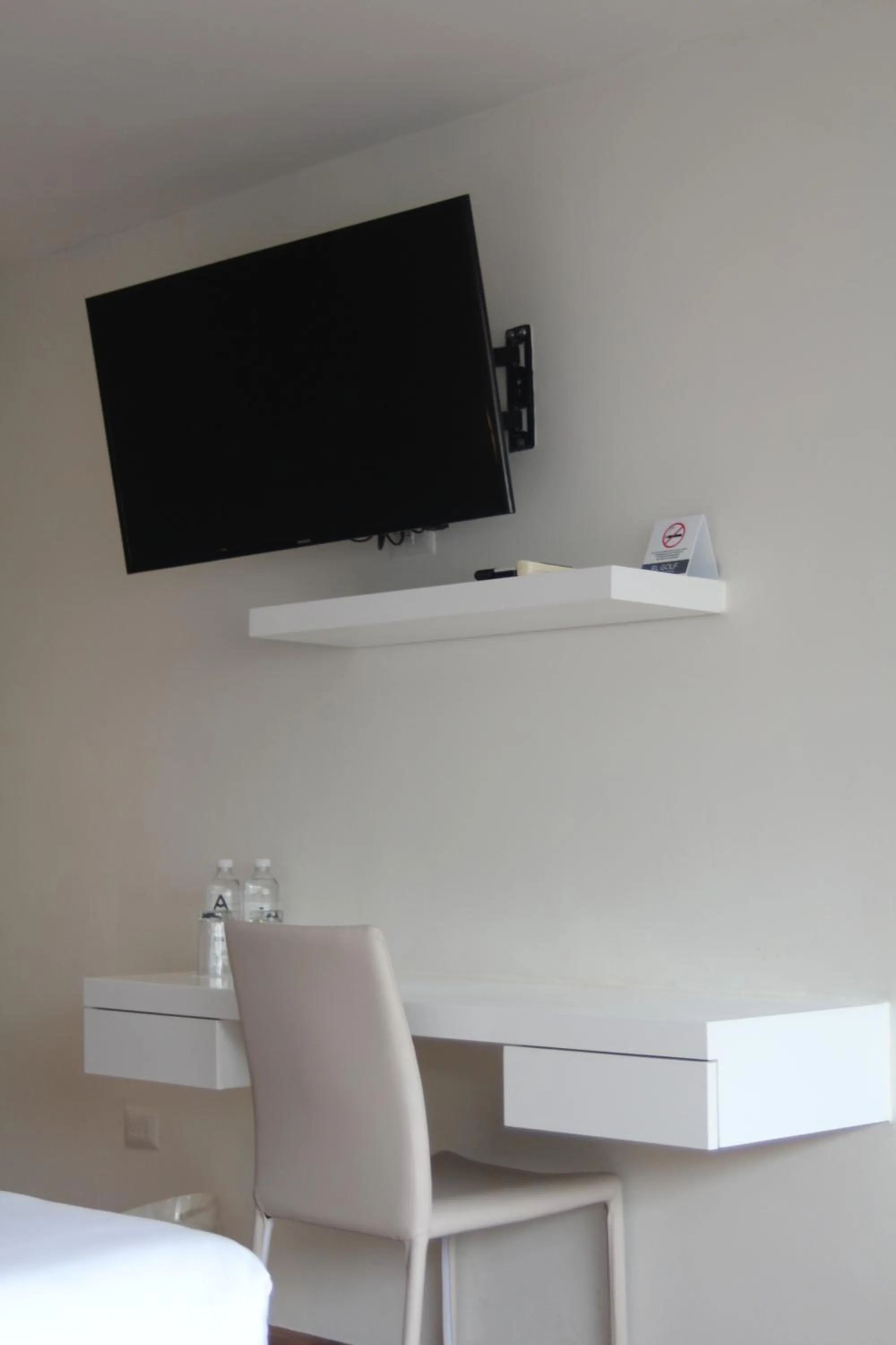 TV and multimedia in El Golf Hotel Boutique