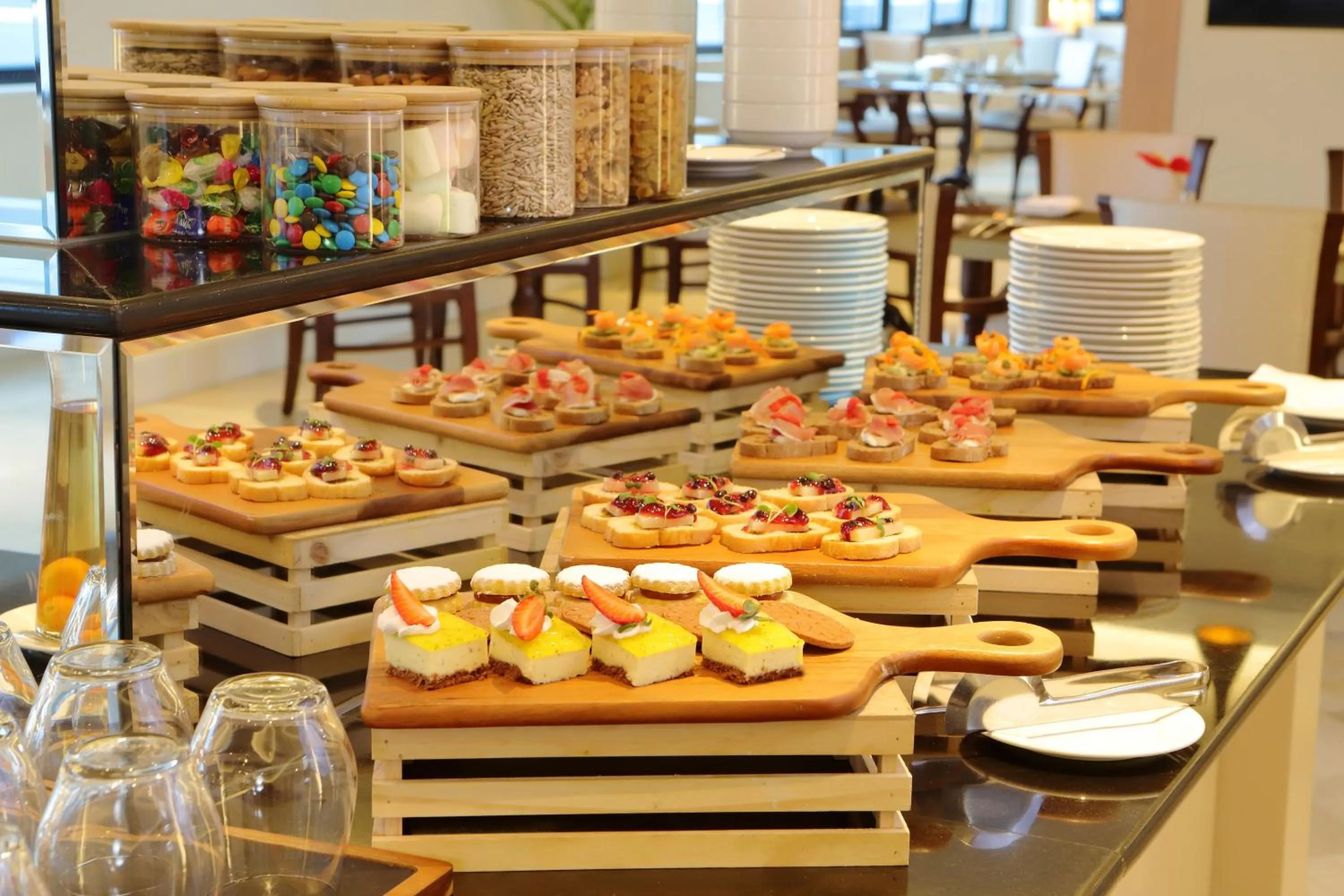 Restaurant/places to eat in Meliá Lima