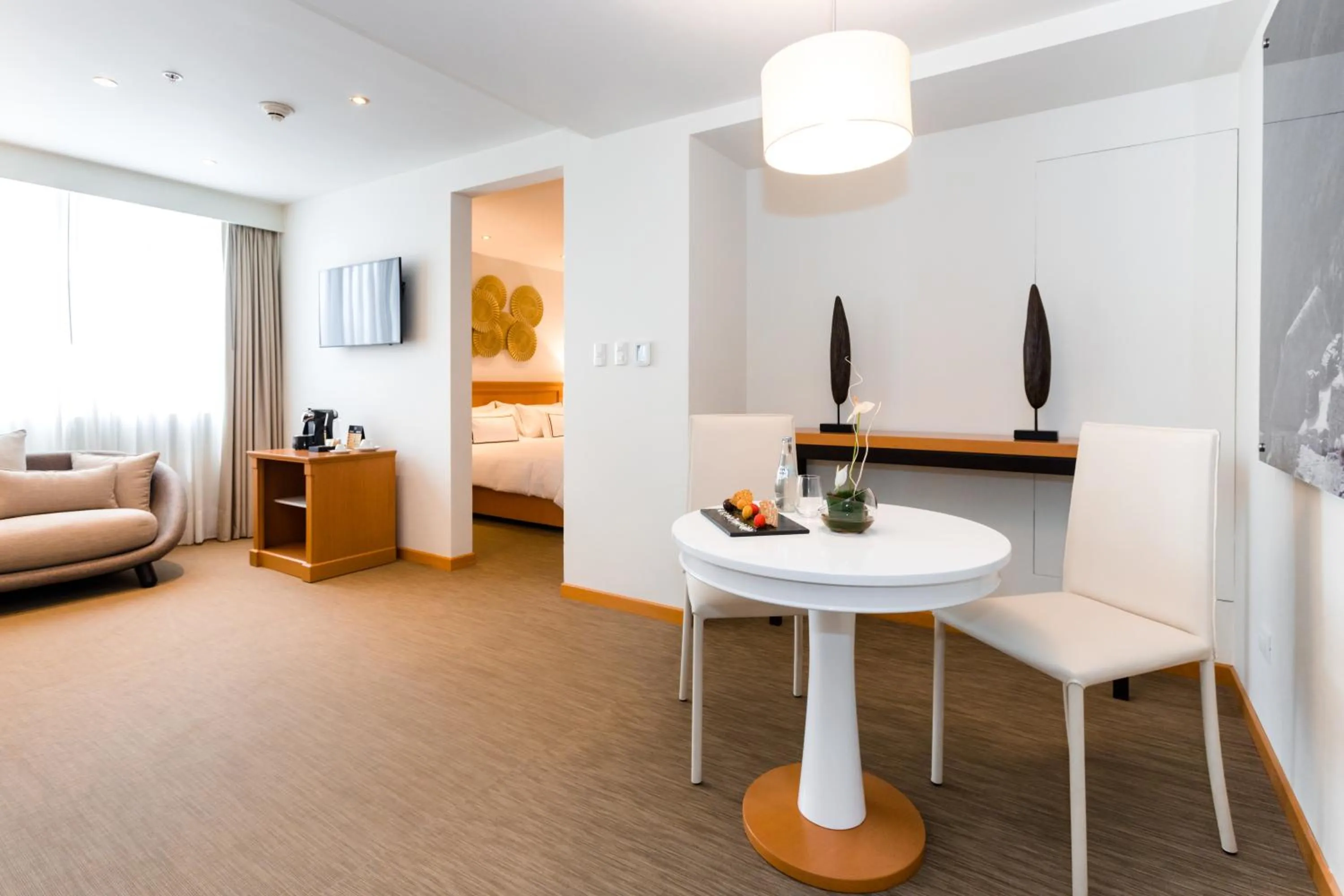 Living room, Bed in Hotel Melia Lima