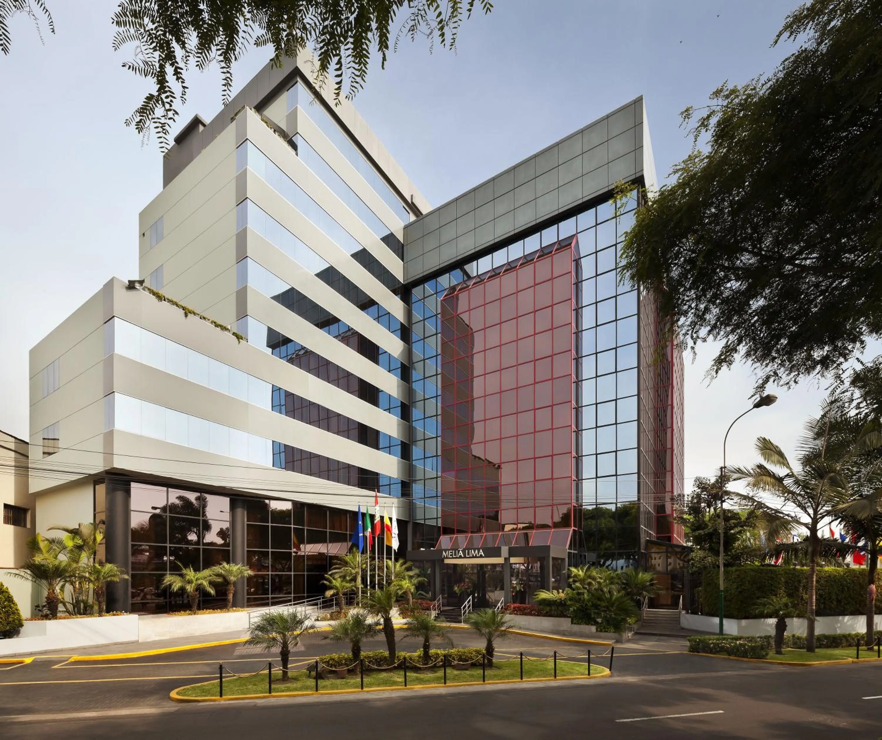 Facade/entrance in Hotel Melia Lima