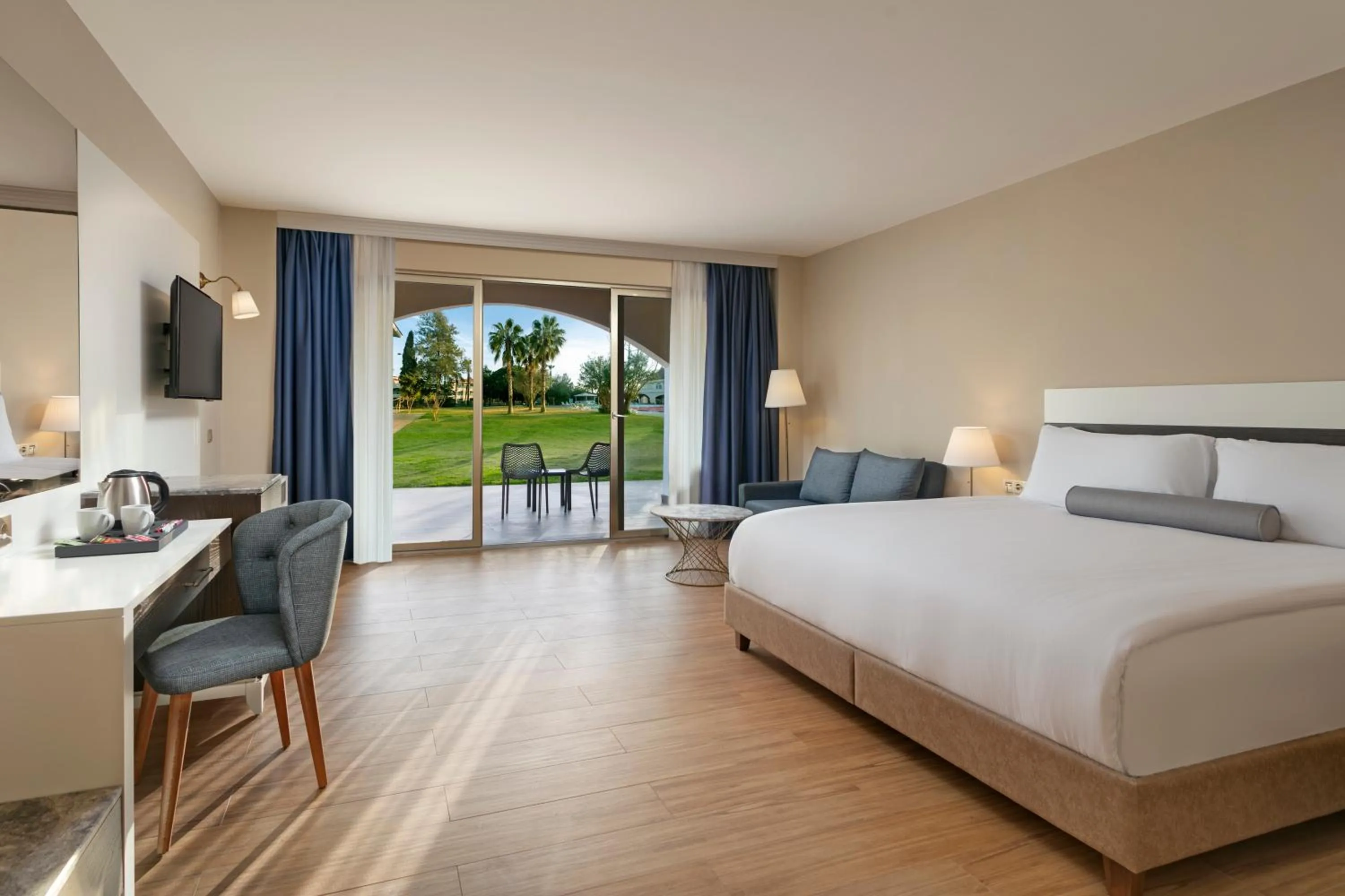 Bedroom, Bed in Sirene Belek Hotel