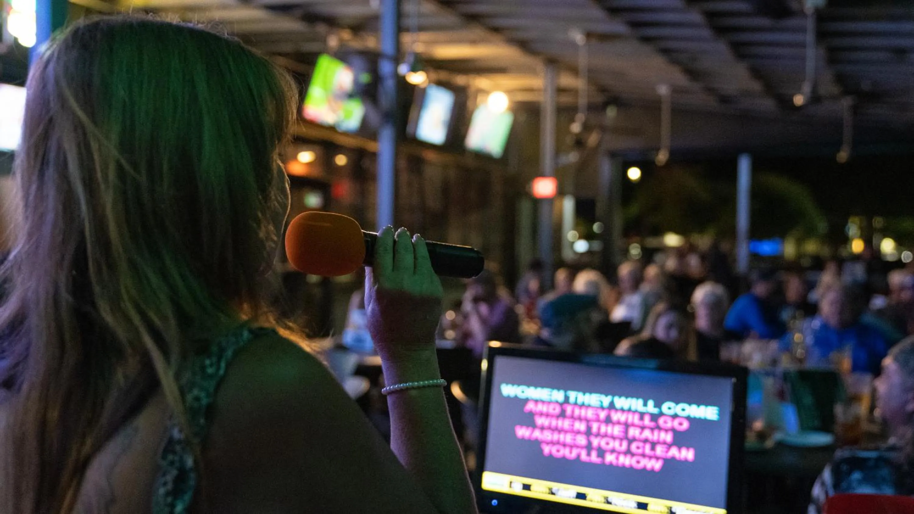 Karaoke in Doubletree by Hilton Fort Myers at Bell Tower Shops