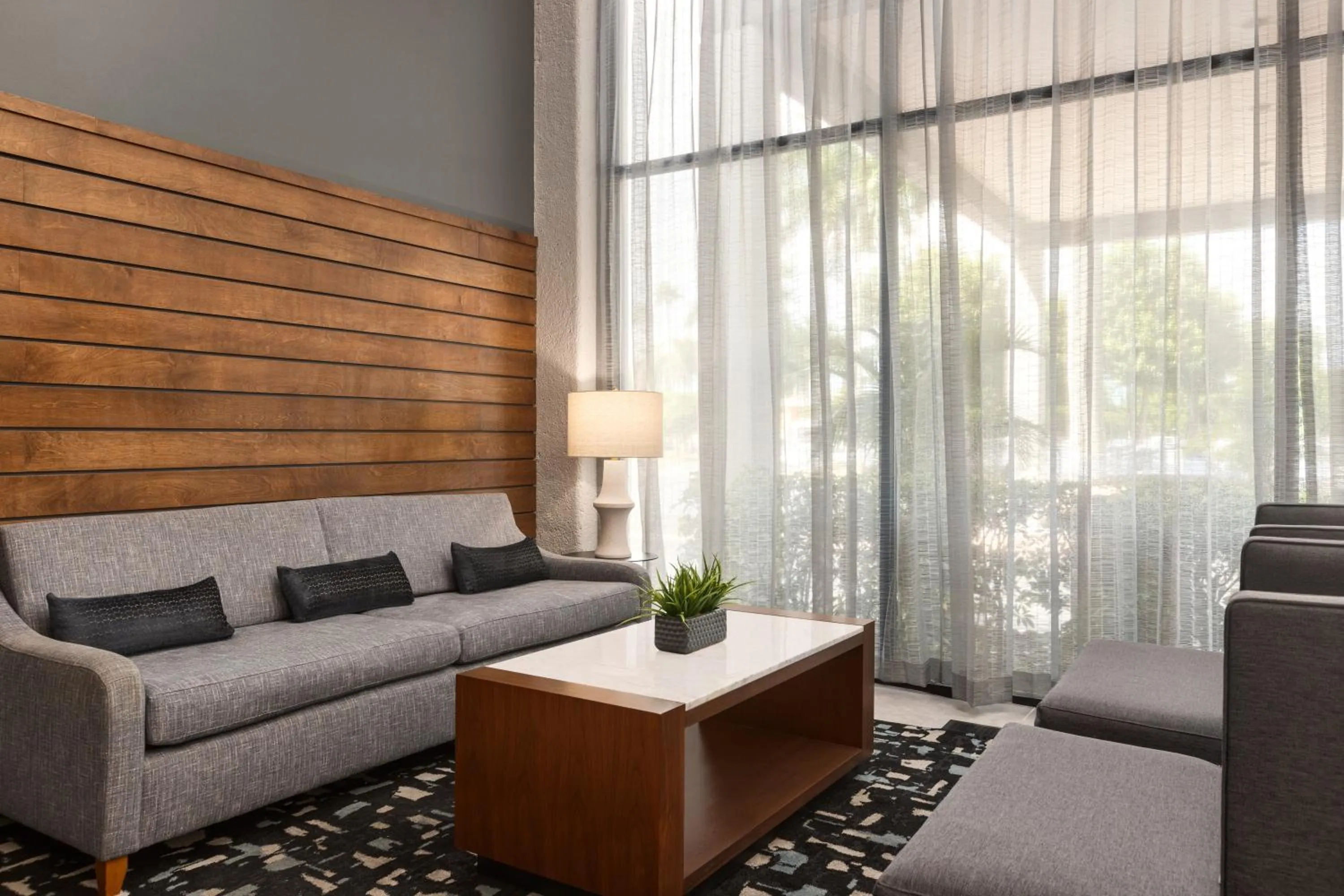 Seating area in Doubletree by Hilton Fort Myers at Bell Tower Shops