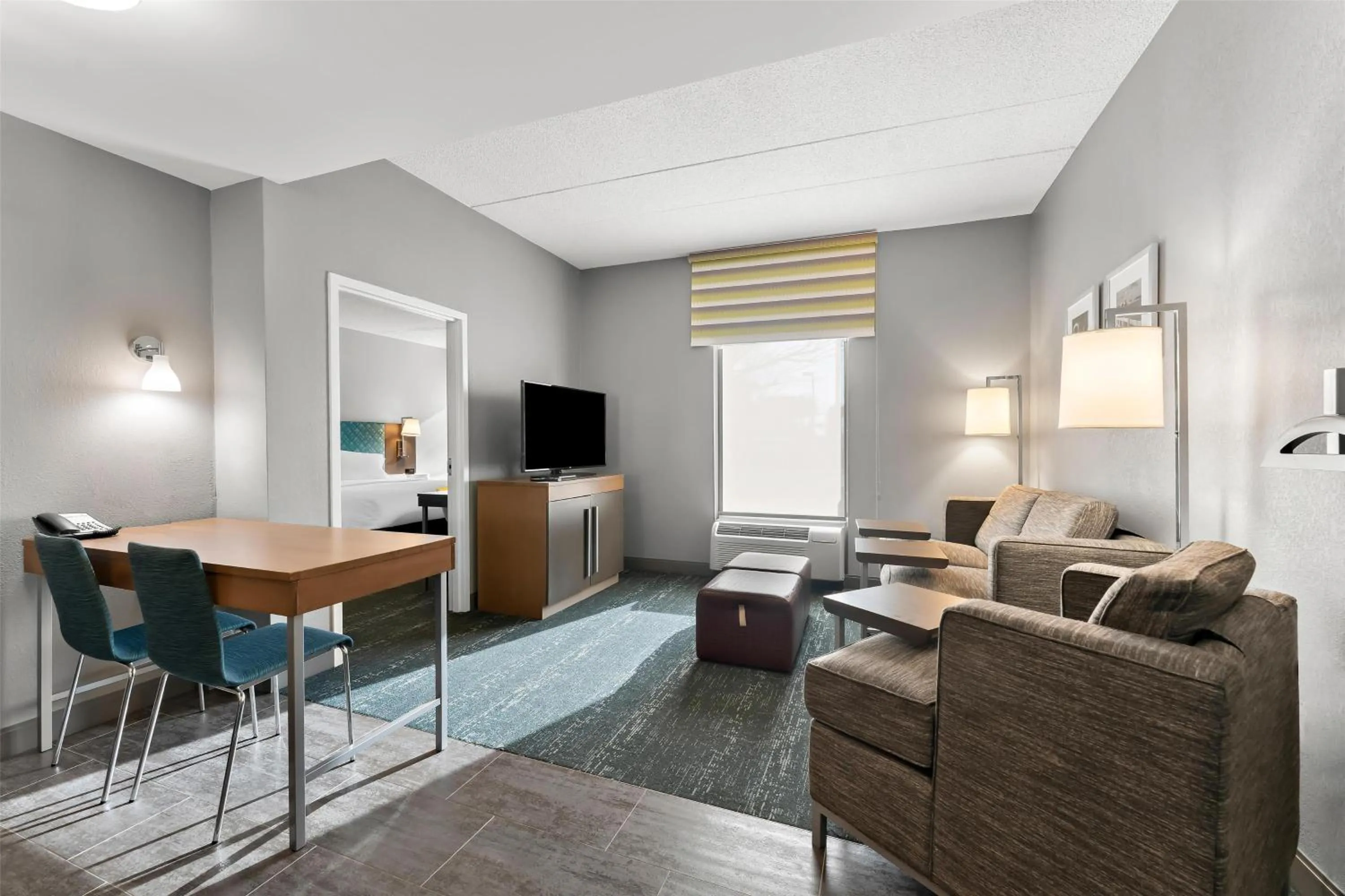 Living room in Hampton Inn & Suites Newtown