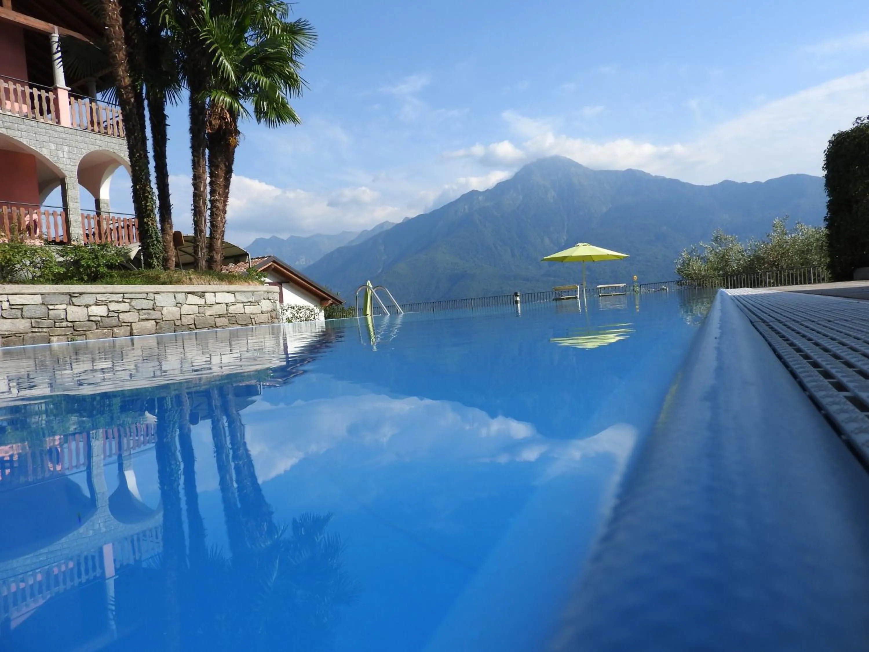 Swimming pool in Residence Casa Rosa