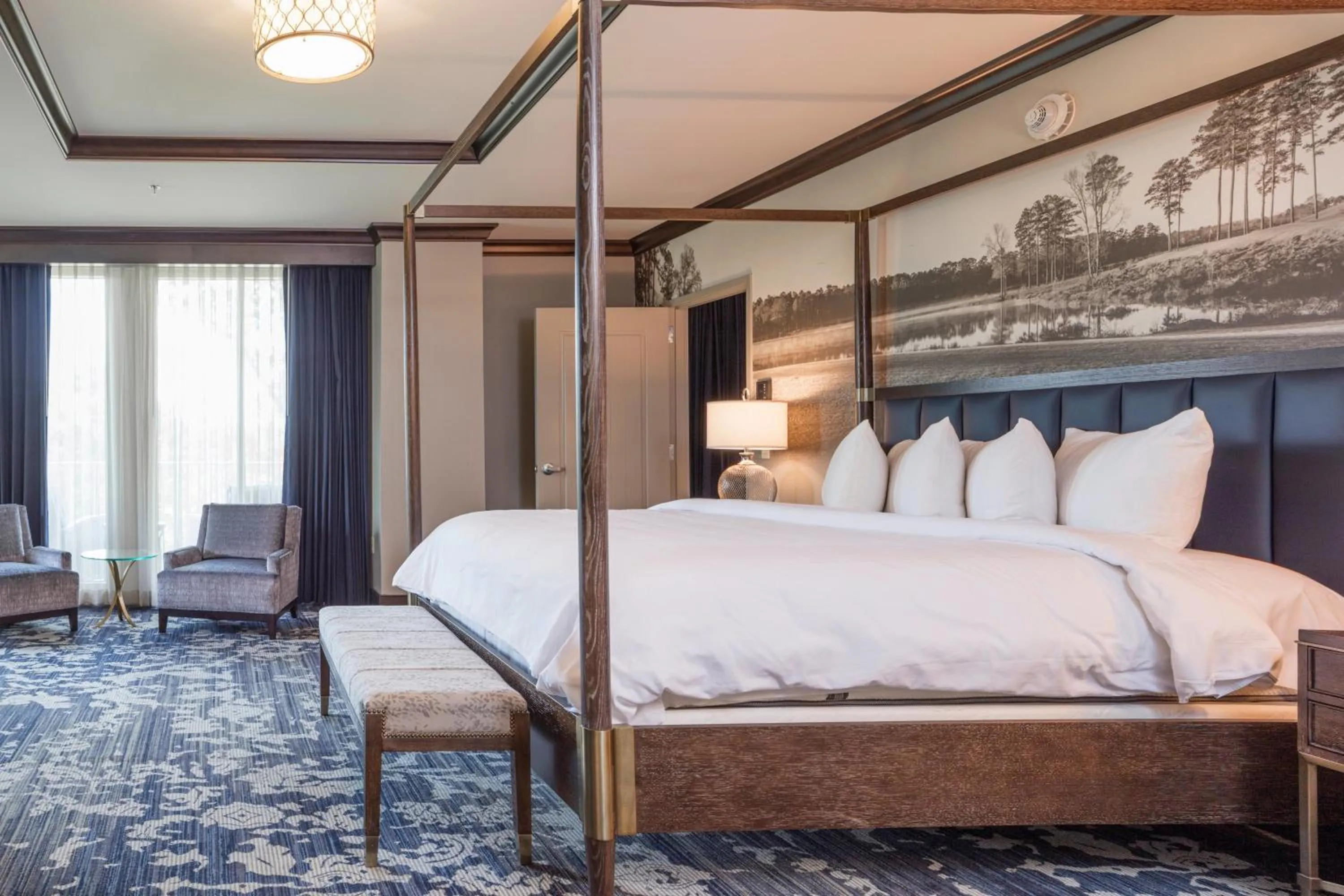 Bedroom, Bed in Auburn Marriott Opelika Resort & Spa at Grand National