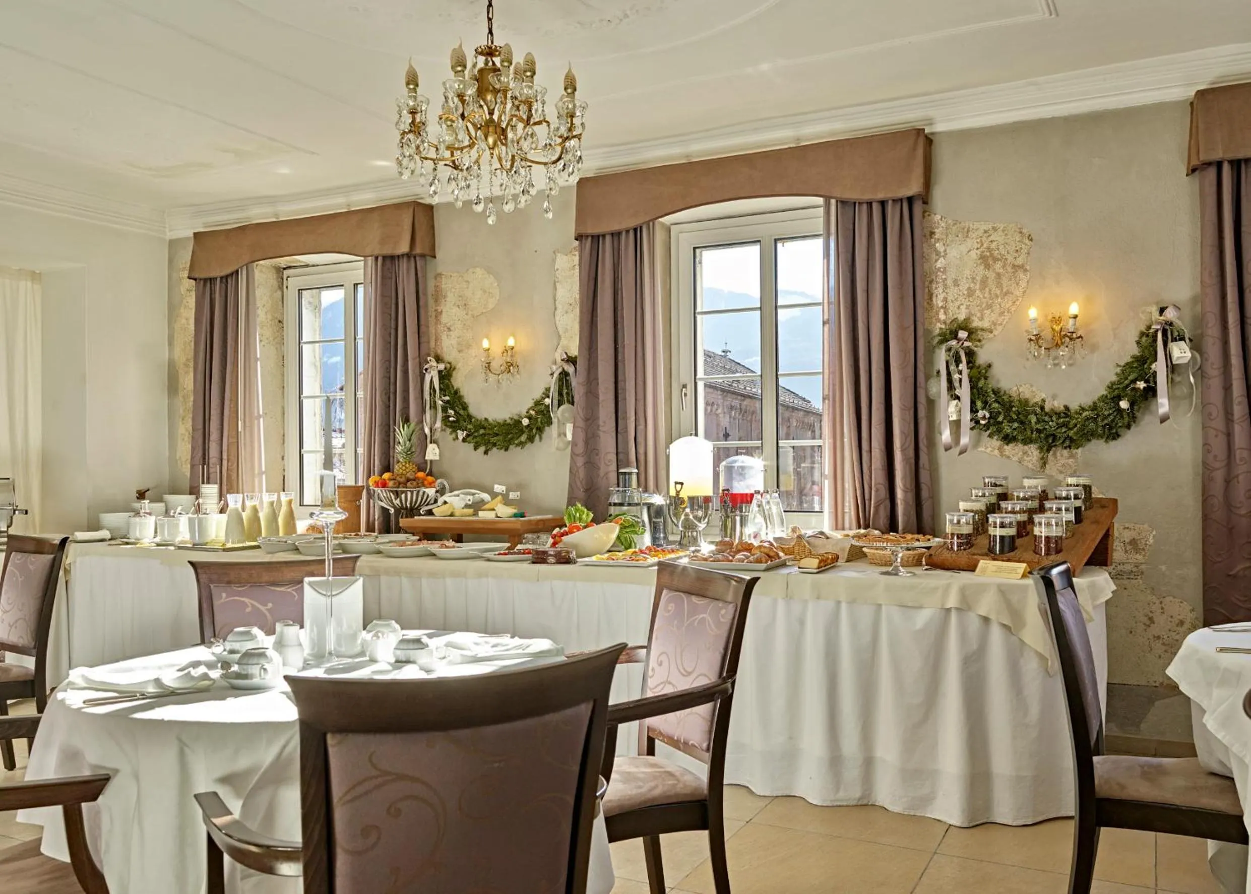Continental breakfast in Romantic Hotel Excelsior