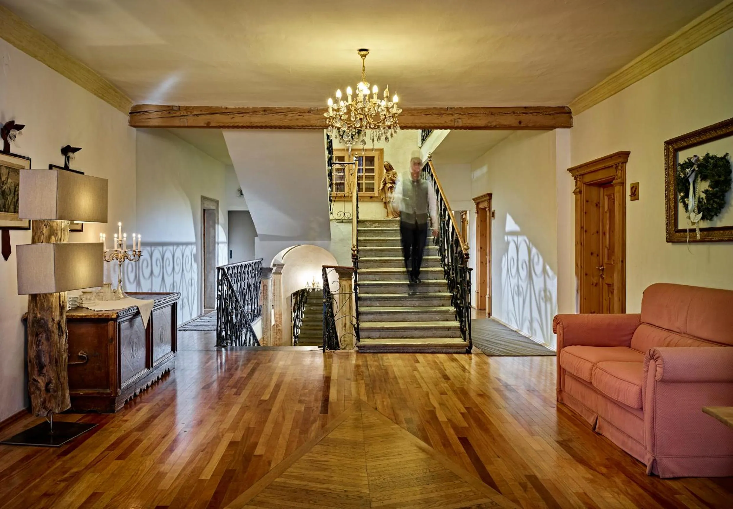 Communal lounge/ TV room in Romantic Hotel Excelsior