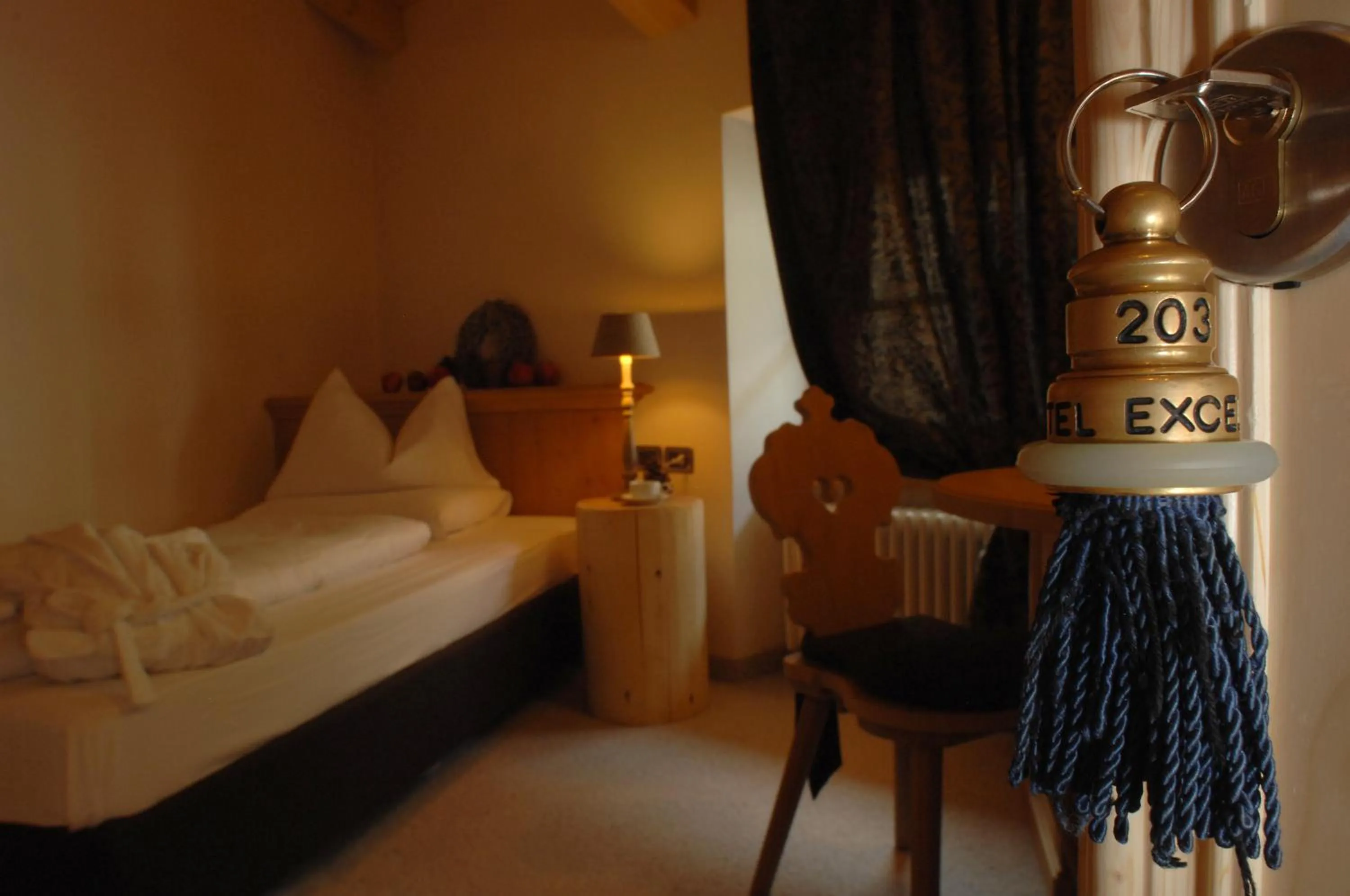 Bed in Romantic Hotel Excelsior