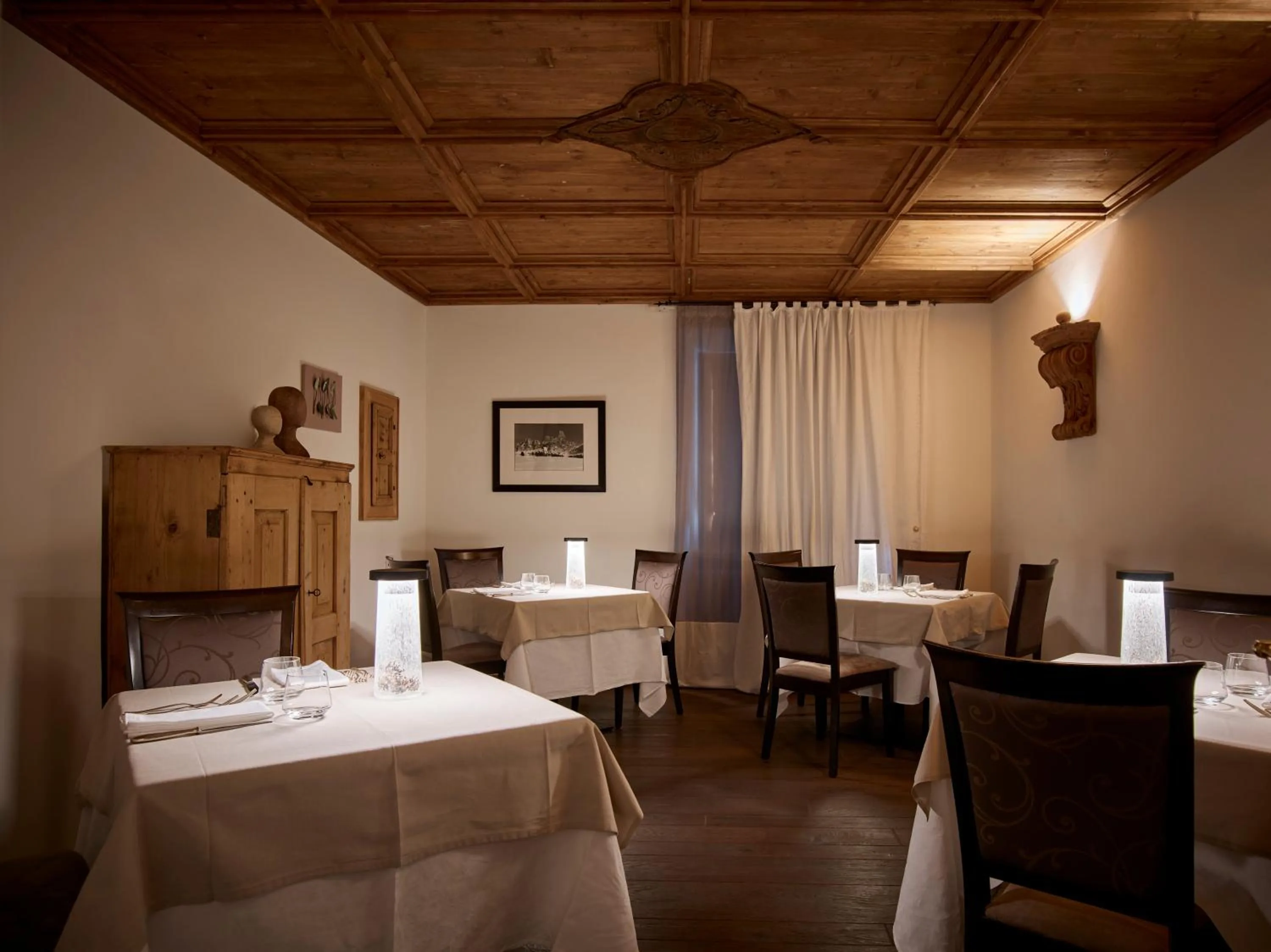 Restaurant/places to eat in Romantic Hotel Excelsior