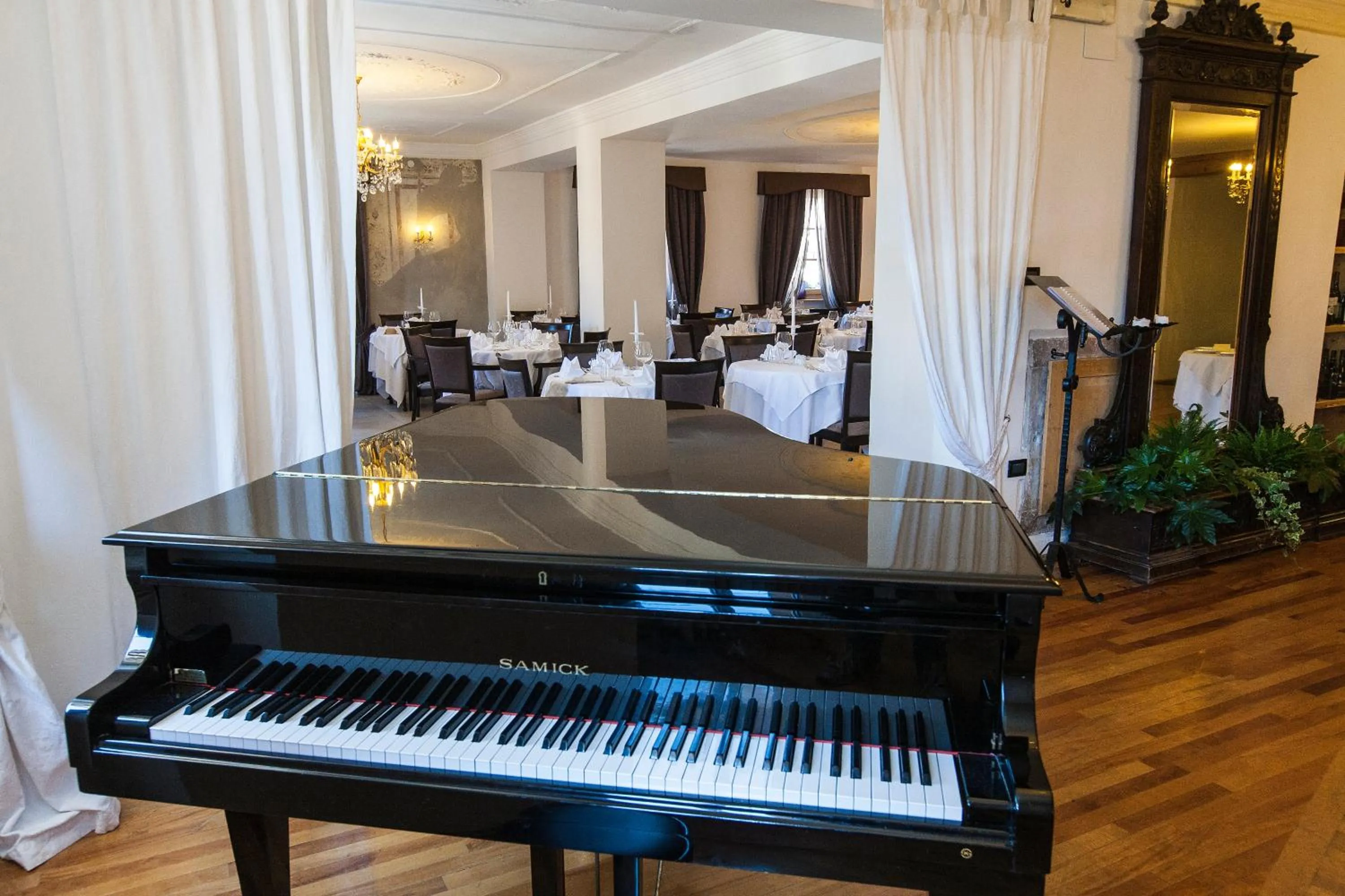 Banquet/Function facilities in Romantic Hotel Excelsior