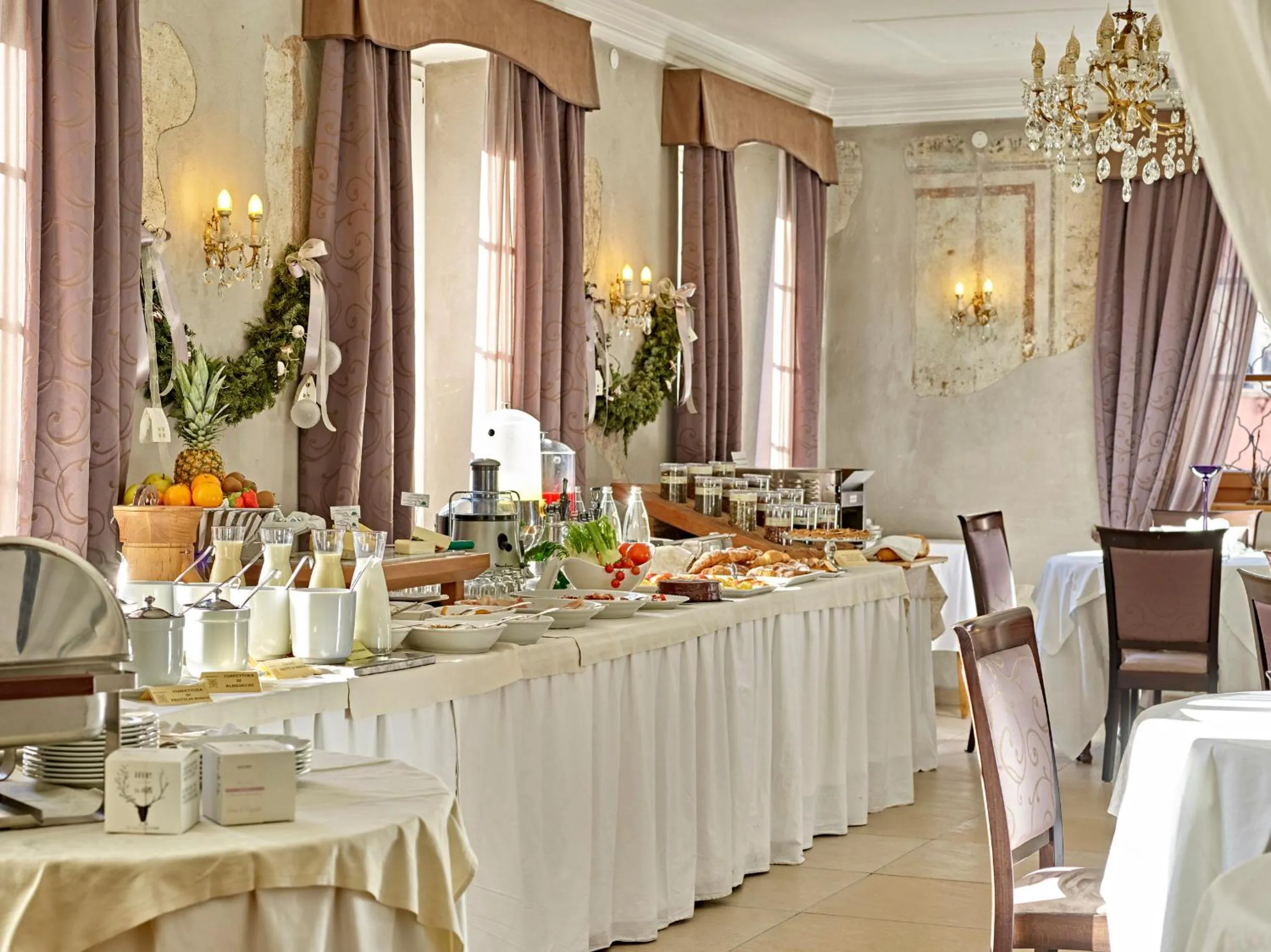 Buffet breakfast in Romantic Hotel Excelsior