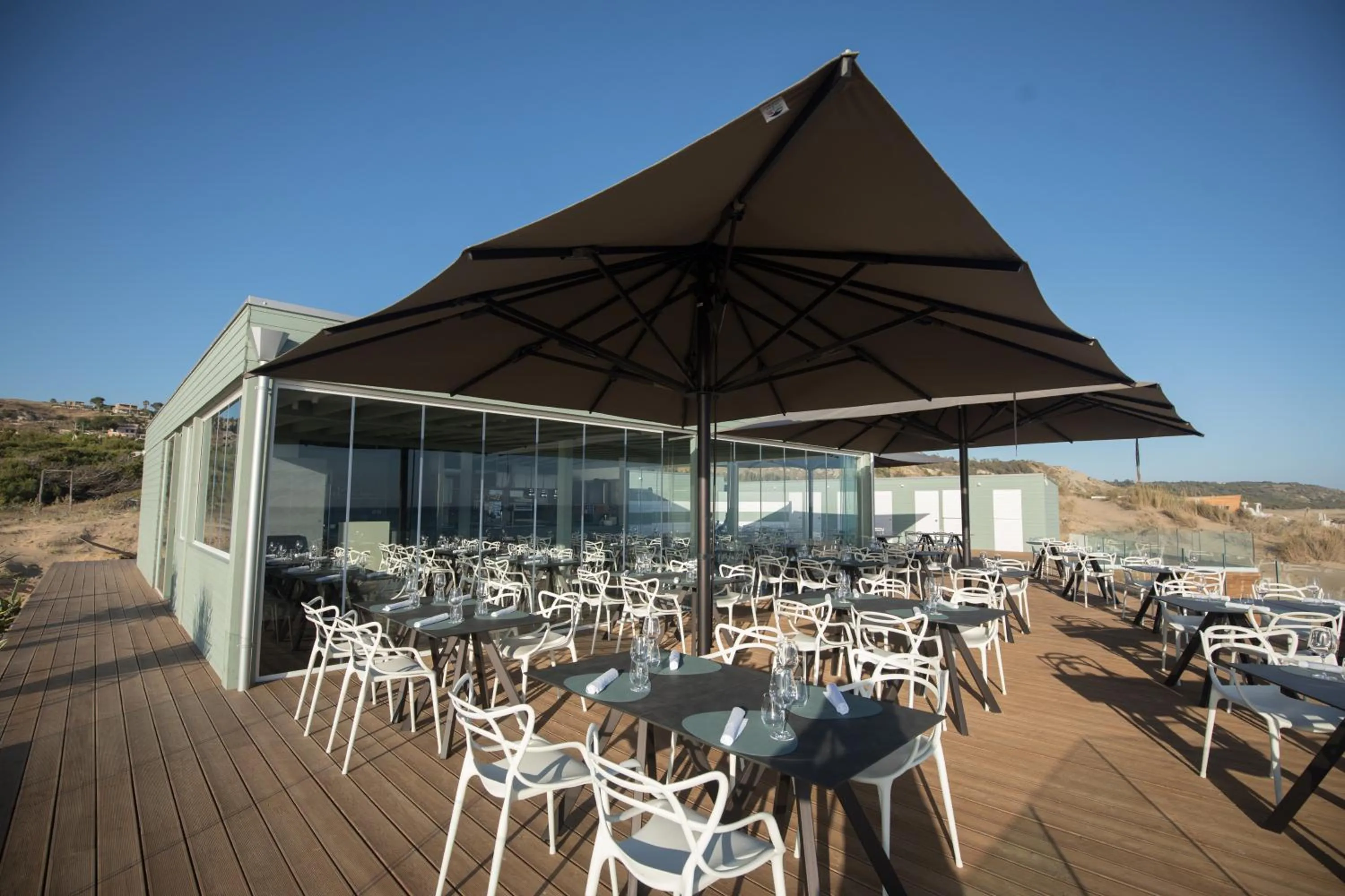 Restaurant/places to eat in Luna Minoica Suites and Apartments