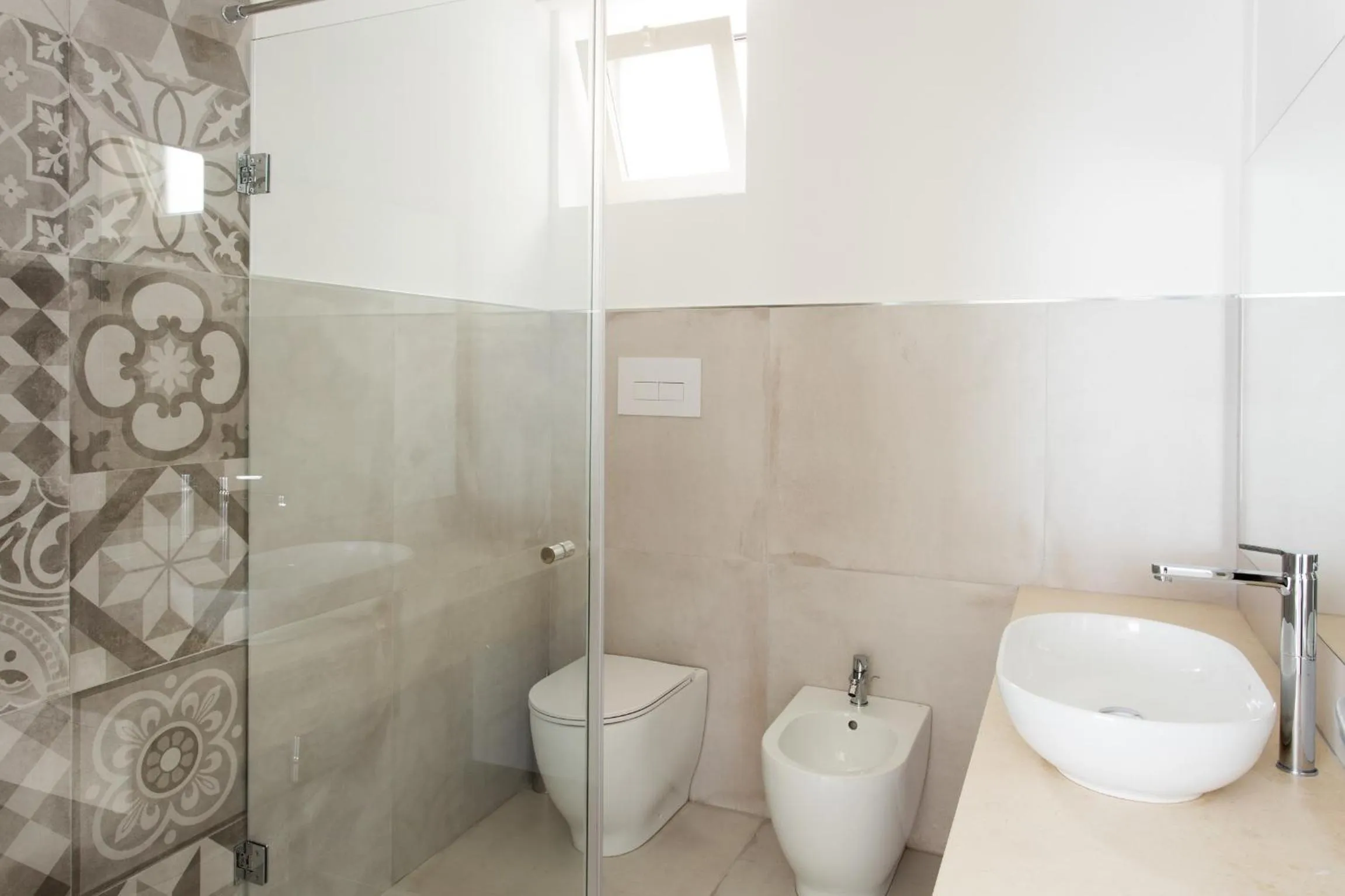 Shower in Luna Minoica Suites and Apartments