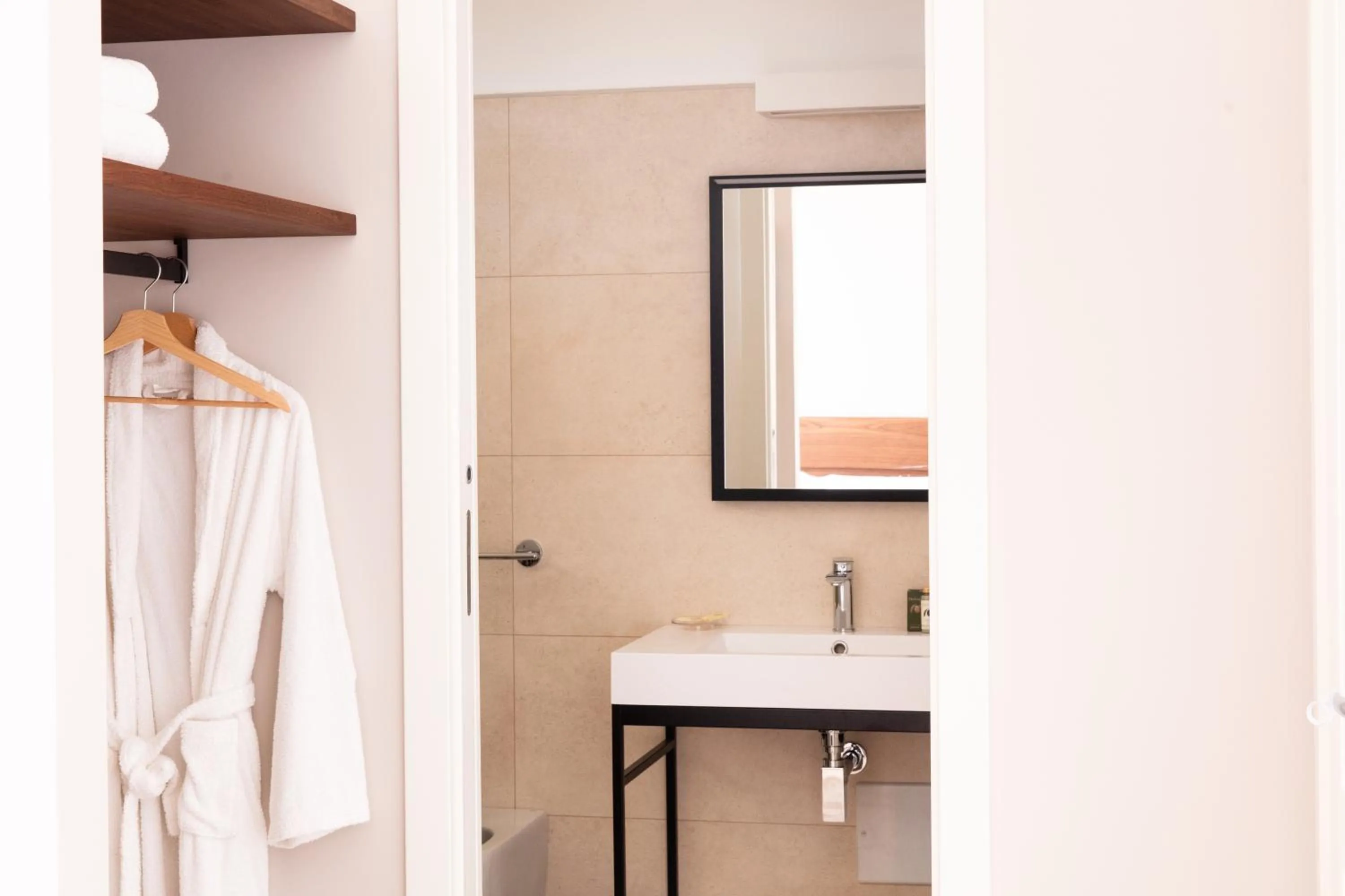 Bathroom in Luna Minoica Suites and Apartments