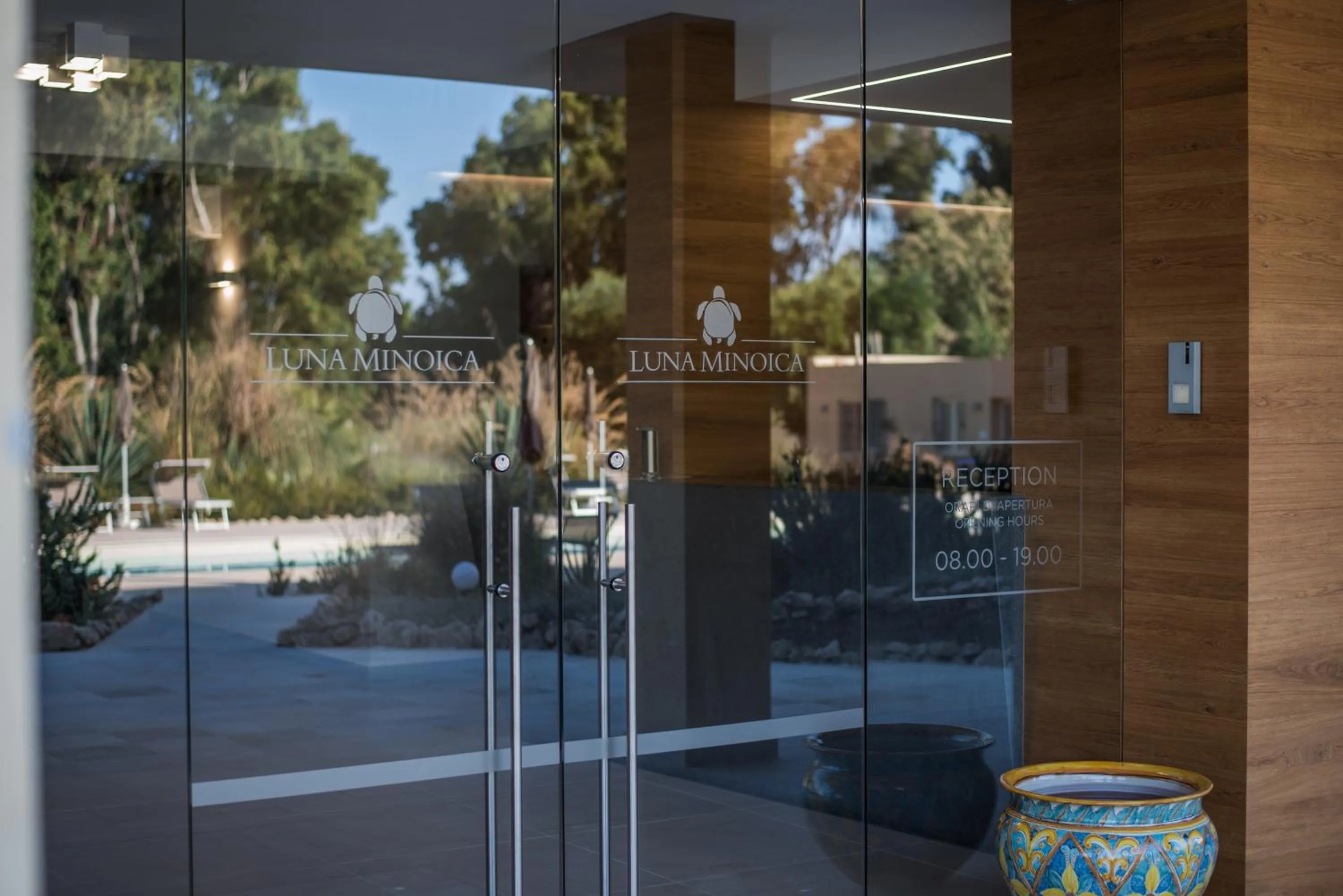 Facade/entrance in Luna Minoica Suites and Apartments