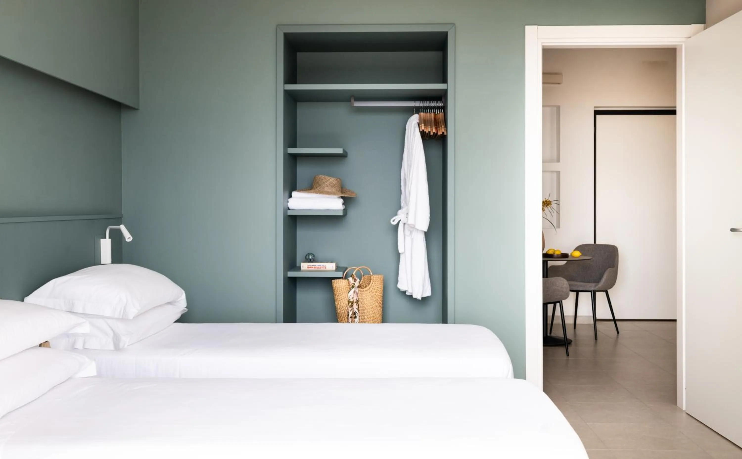 Photo of the whole room, Bed in Luna Minoica Suites and Apartments