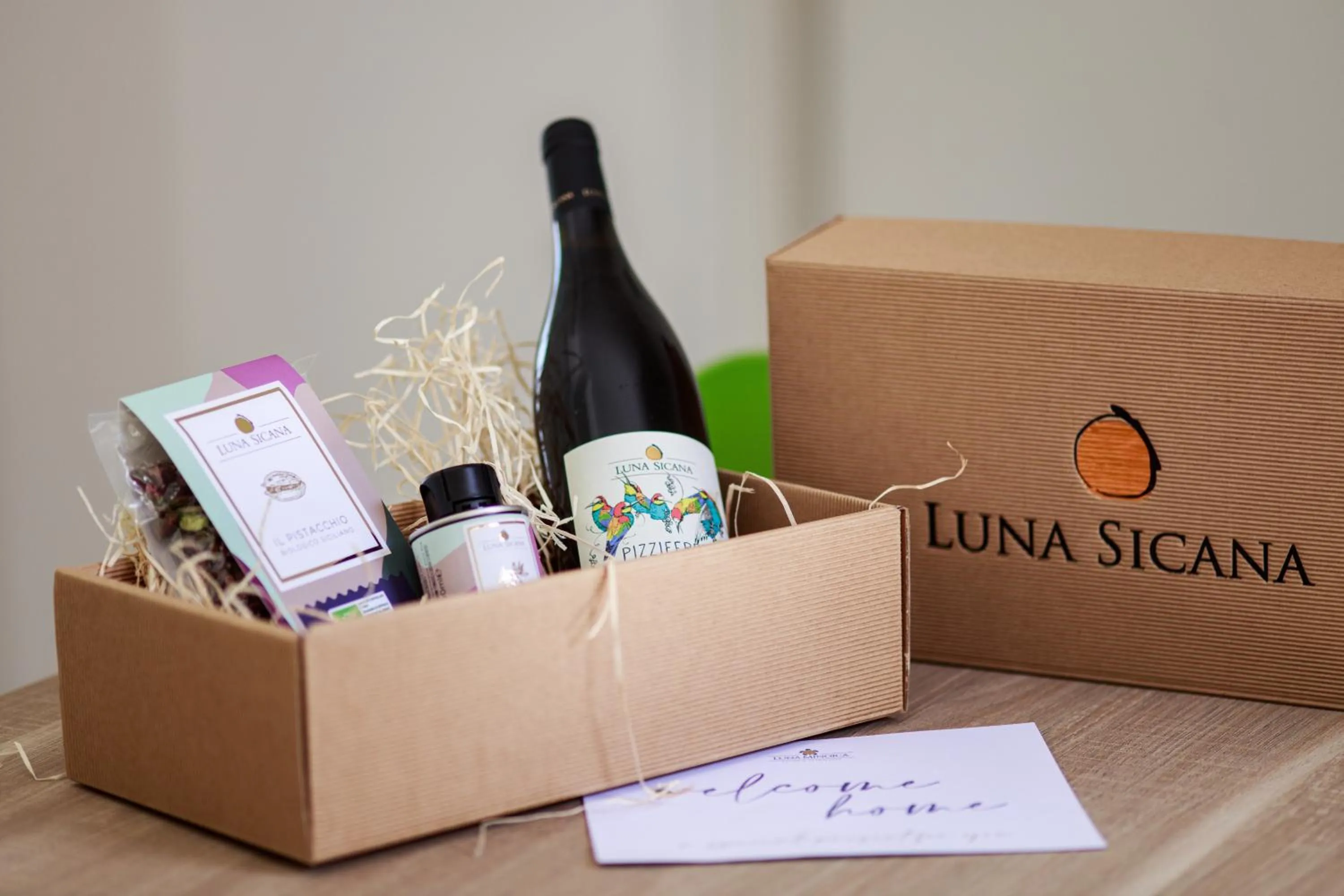 Alcoholic drinks in Luna Minoica Suites and Apartments