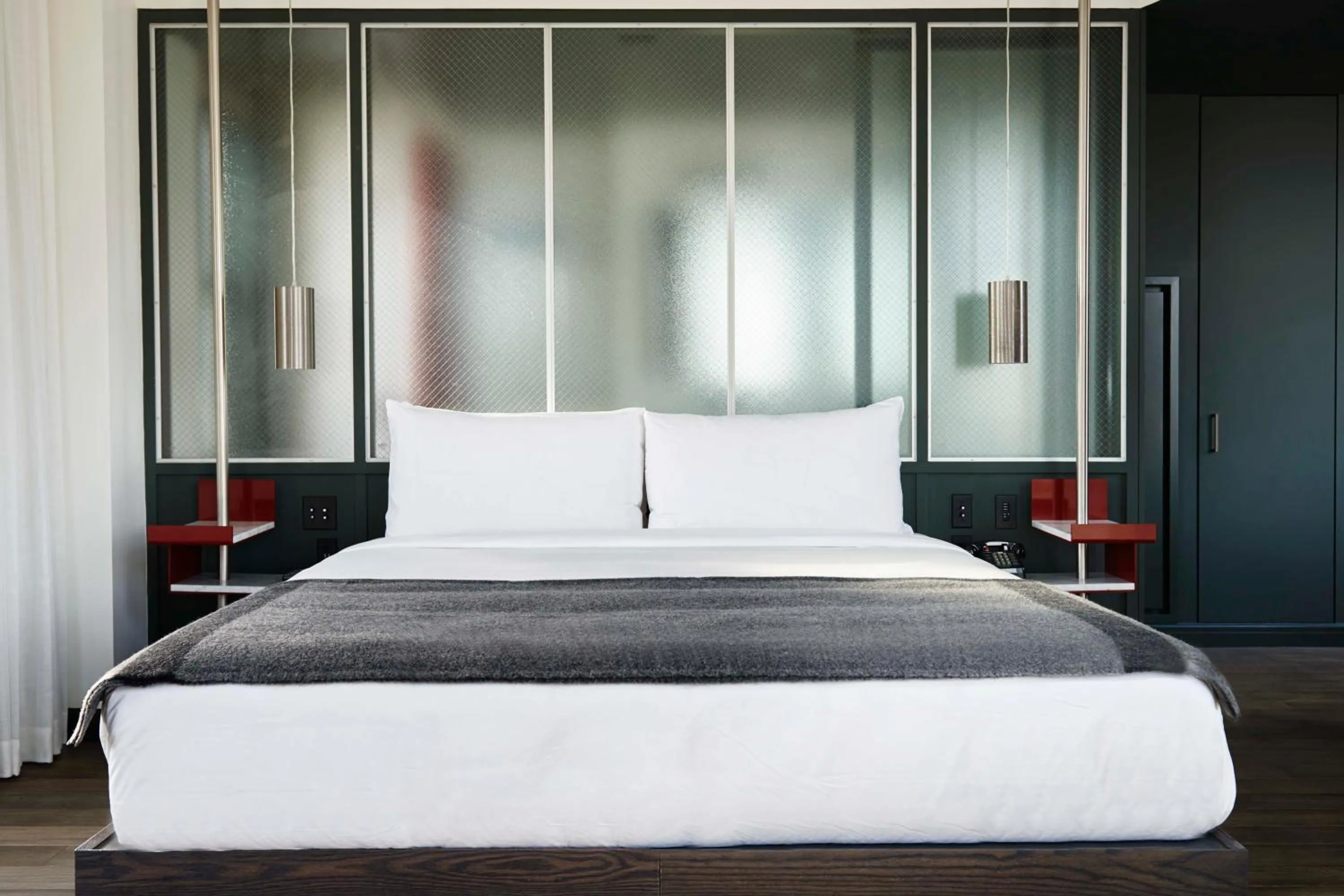 Bed in The Robey, Chicago, a Member of Design Hotels