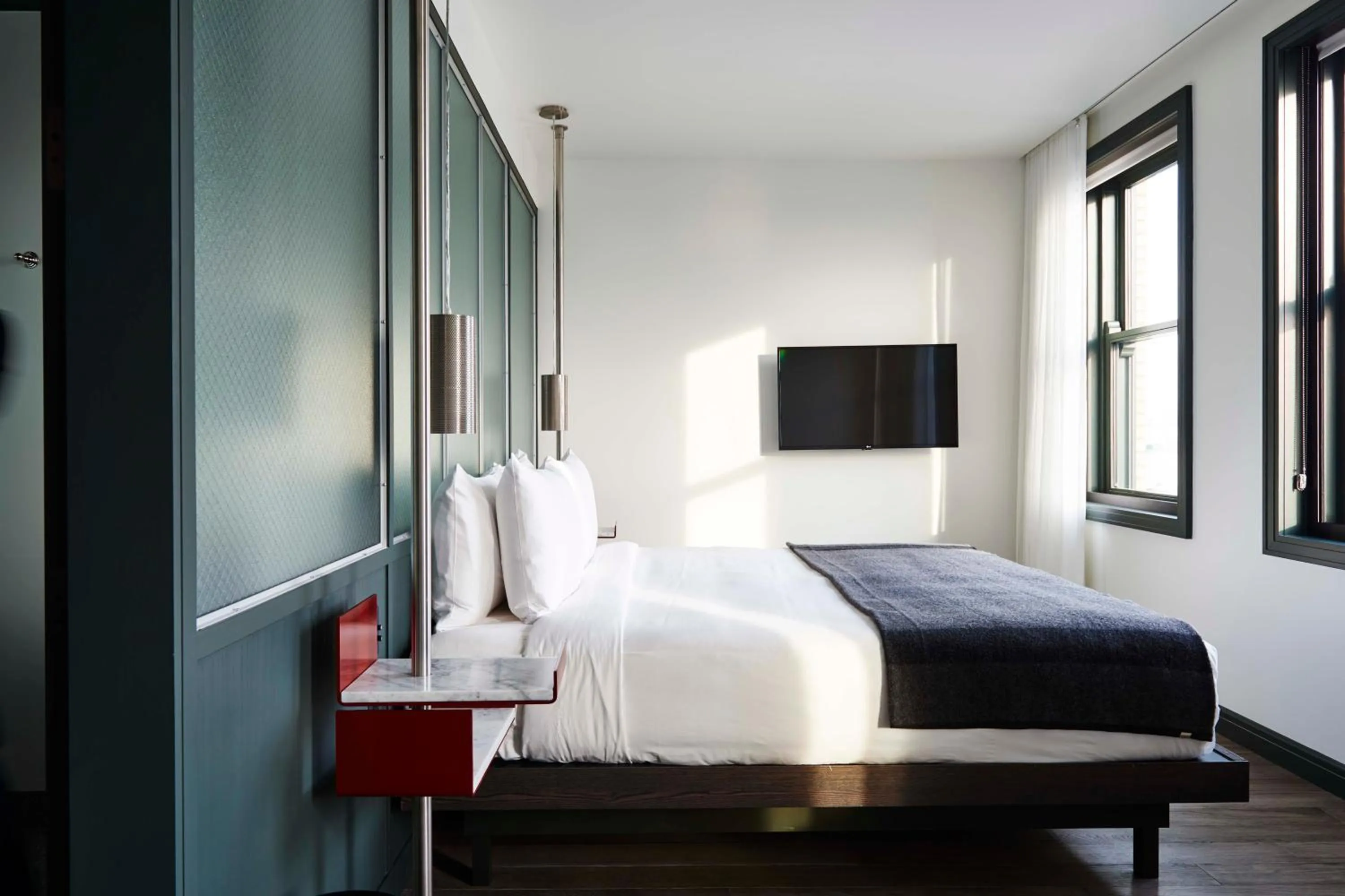 Bed in The Robey, Chicago, a Member of Design Hotels