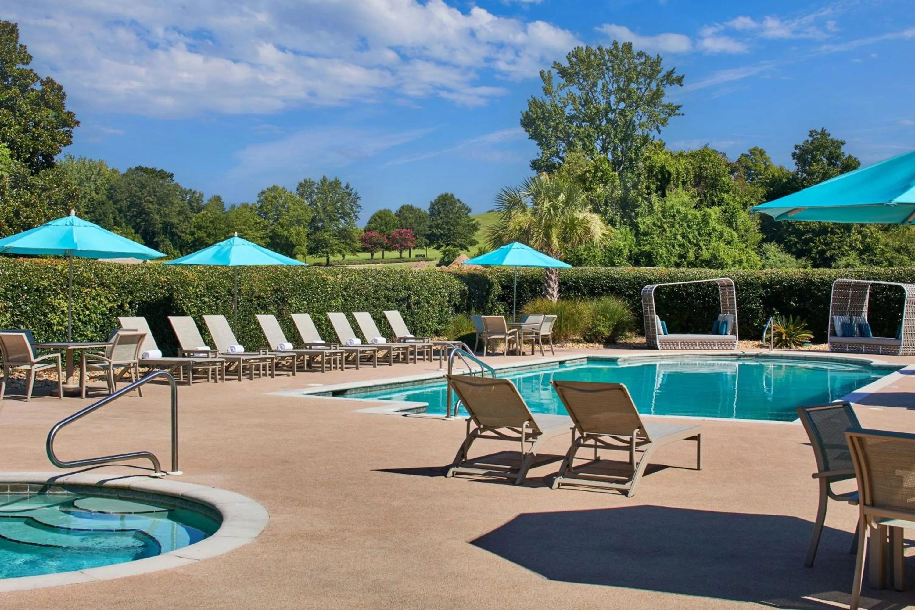 Swimming pool in Montgomery Marriott Prattville Hotel & Conf Ctr at Capitol Hill