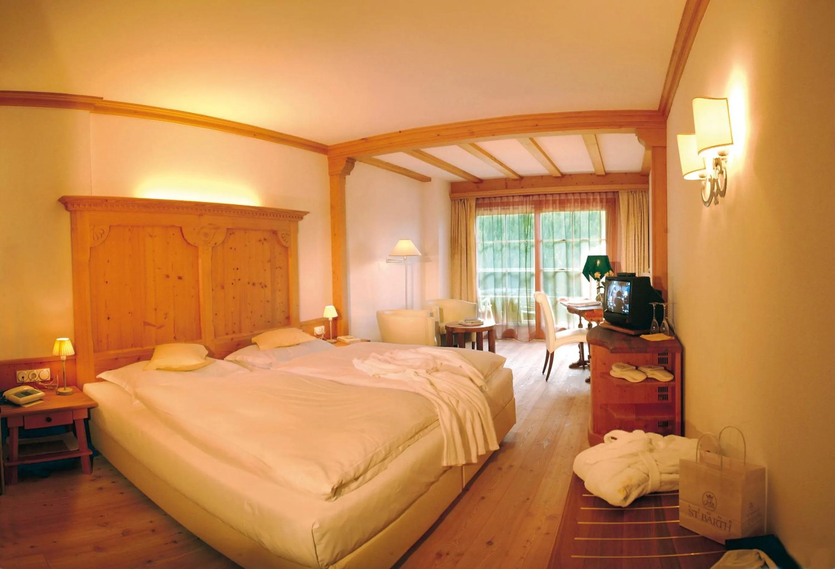 Bedroom, Bed in Romantik Hotel Post