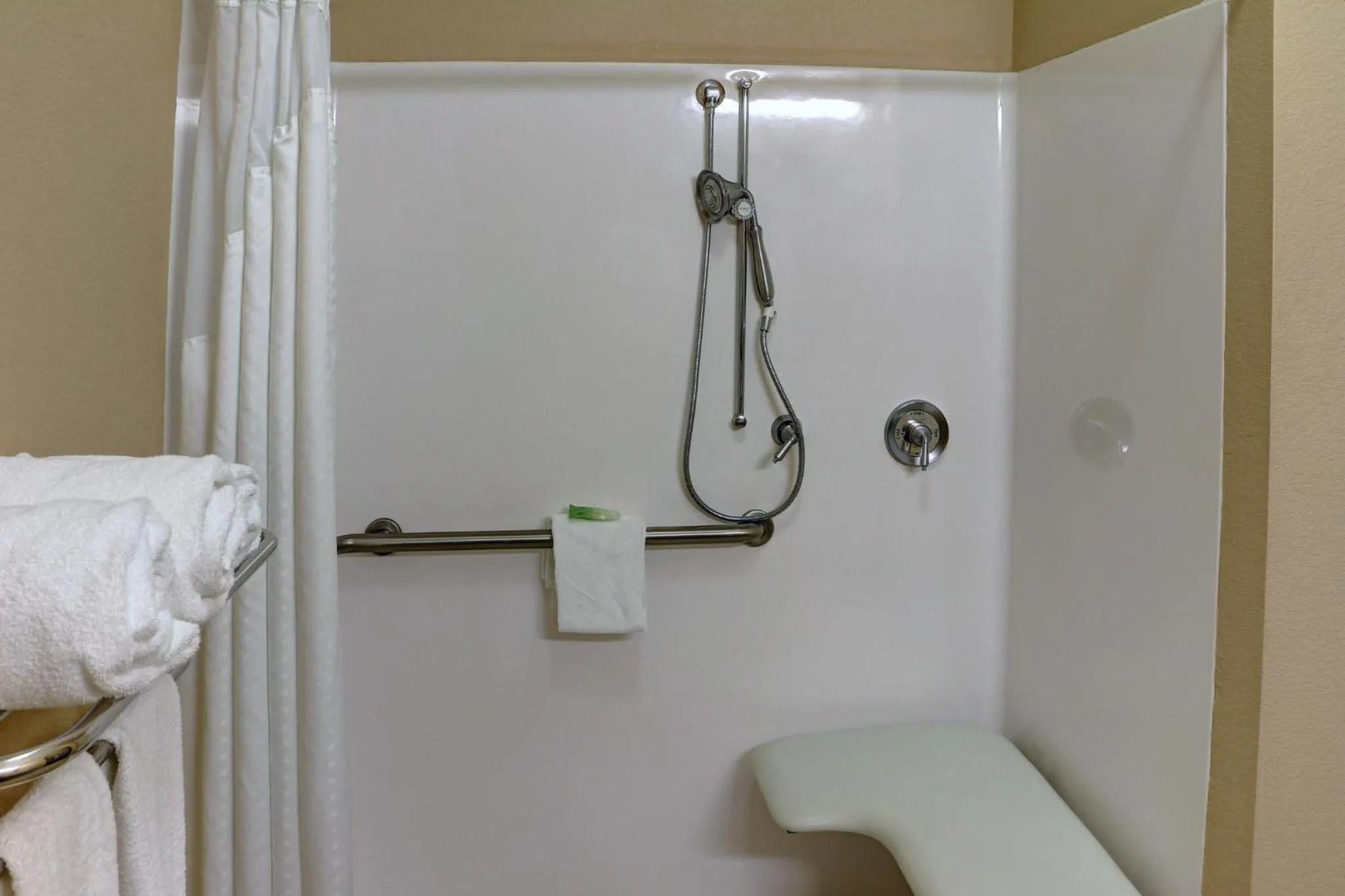 Bathroom in Holiday Inn Express Hotel & Suites Texarkana East by IHG