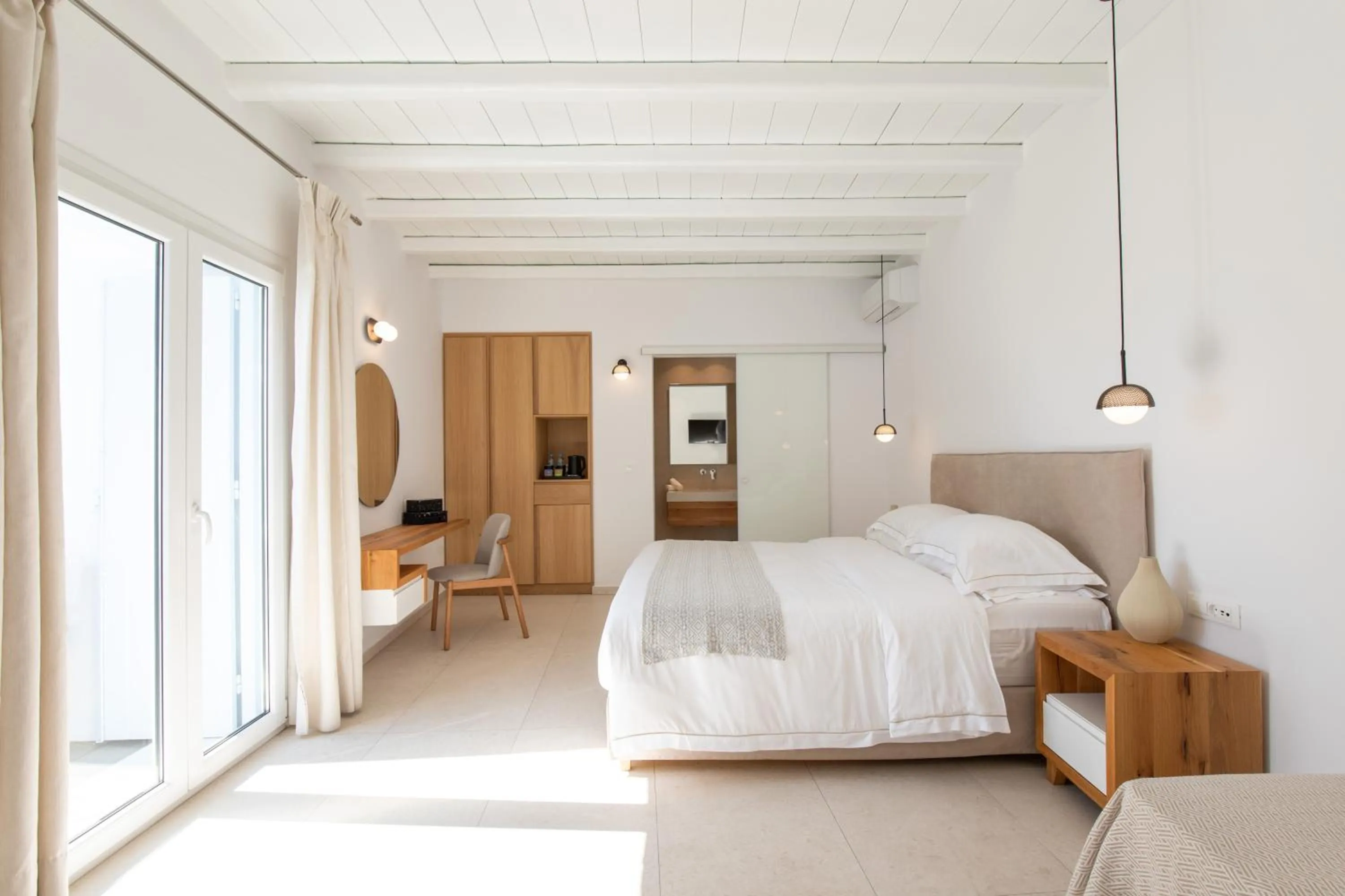 Photo of the whole room, Bed in Paradise View Hotel