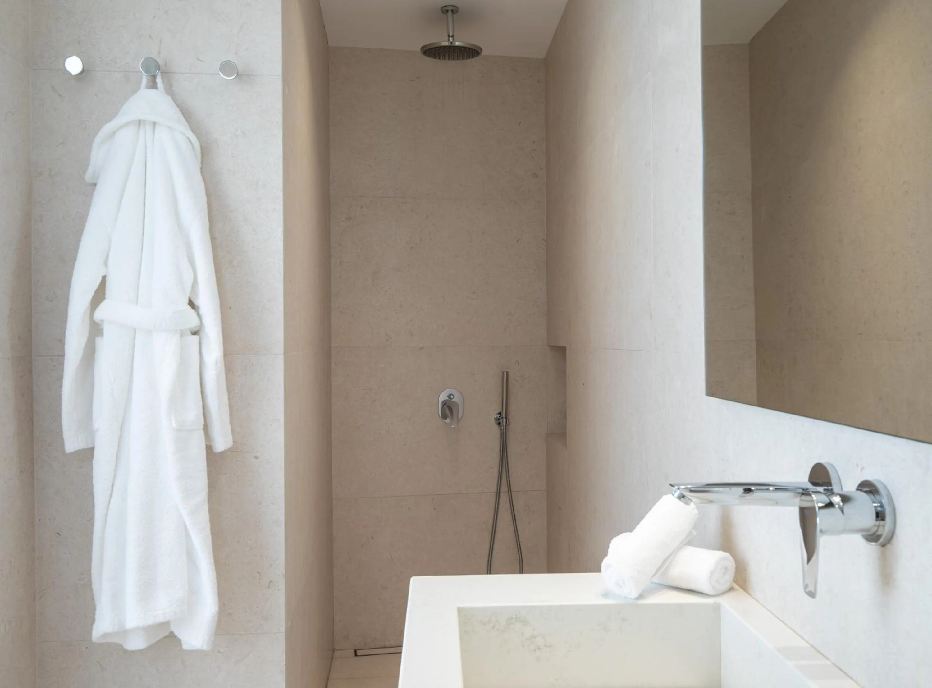 Shower in Paradise View Hotel