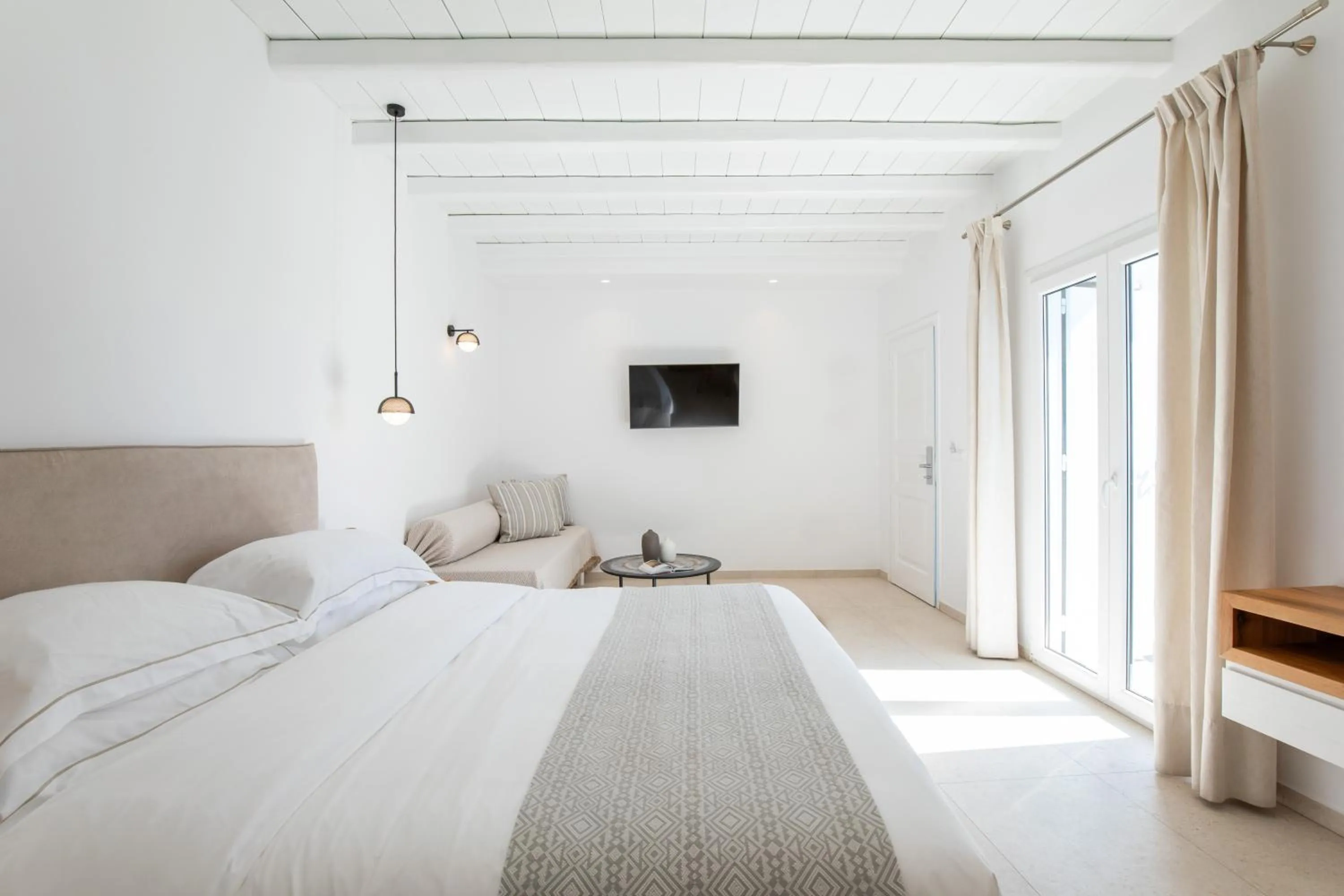 Photo of the whole room, Bed in Paradise View Hotel