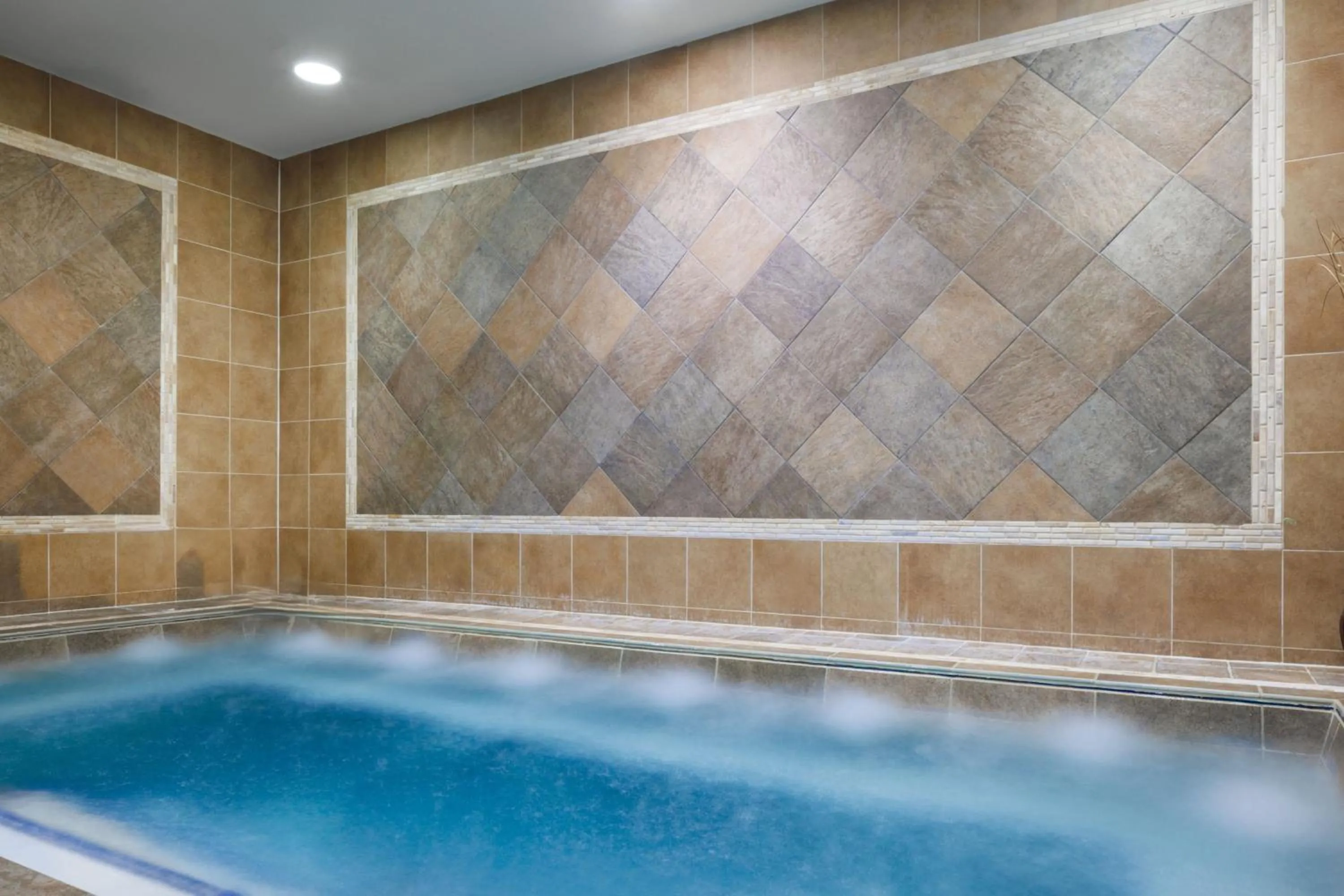 Spa and wellness centre/facilities in Renaissance Montgomery Hotel & Spa at the Convention Center