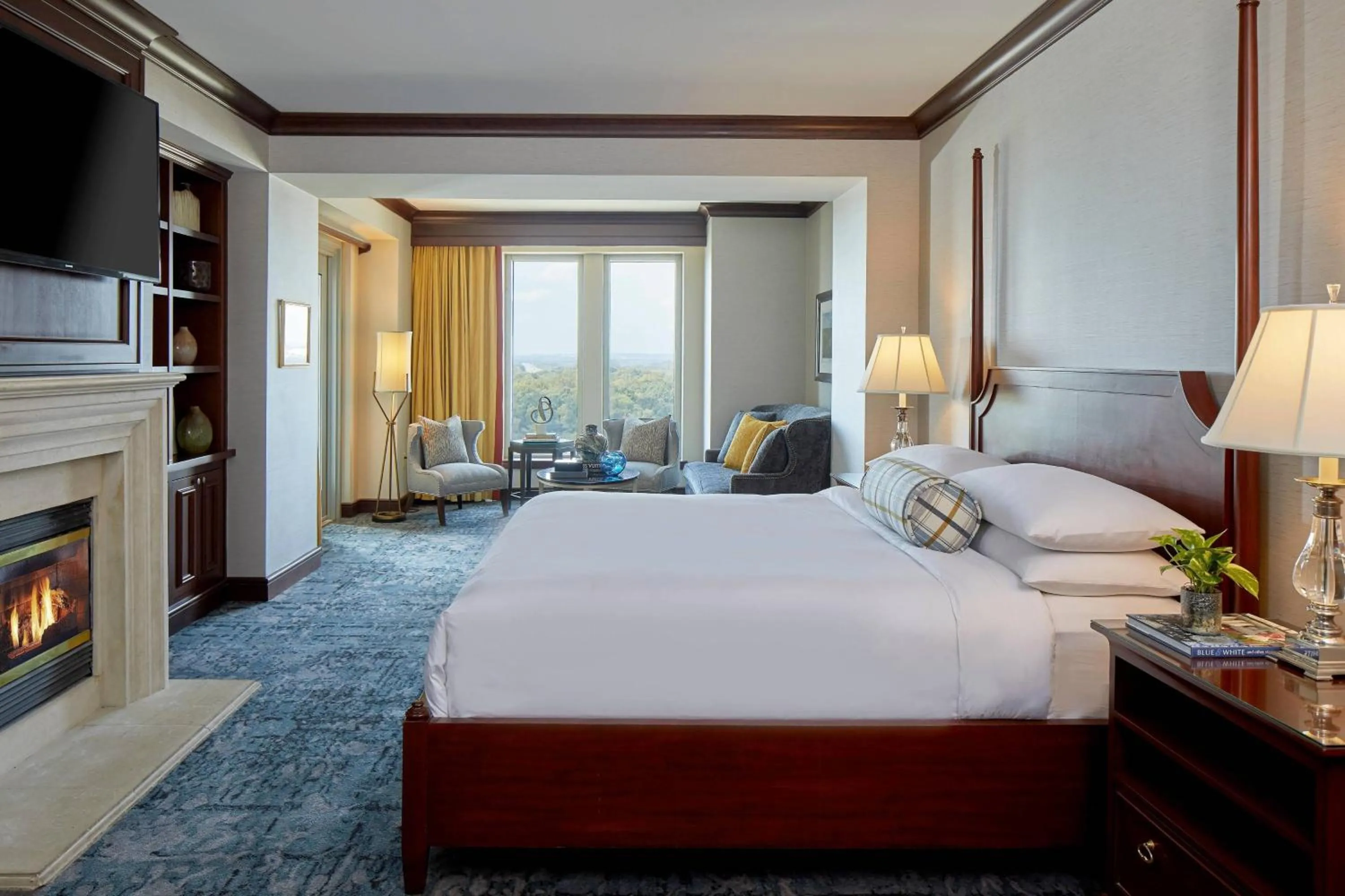 Bedroom, Bed in Renaissance Montgomery Hotel & Spa at the Convention Center