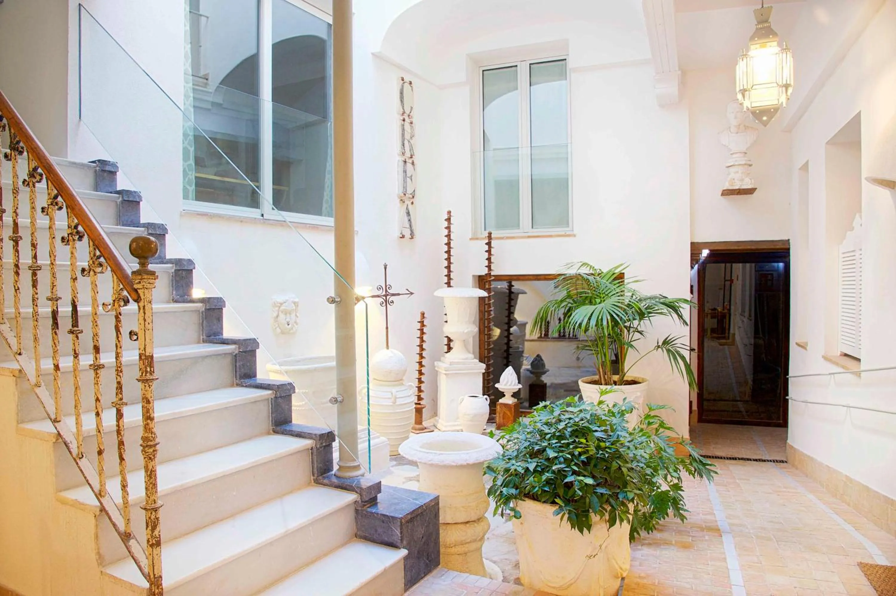 Property building in Overland Suites Catedral