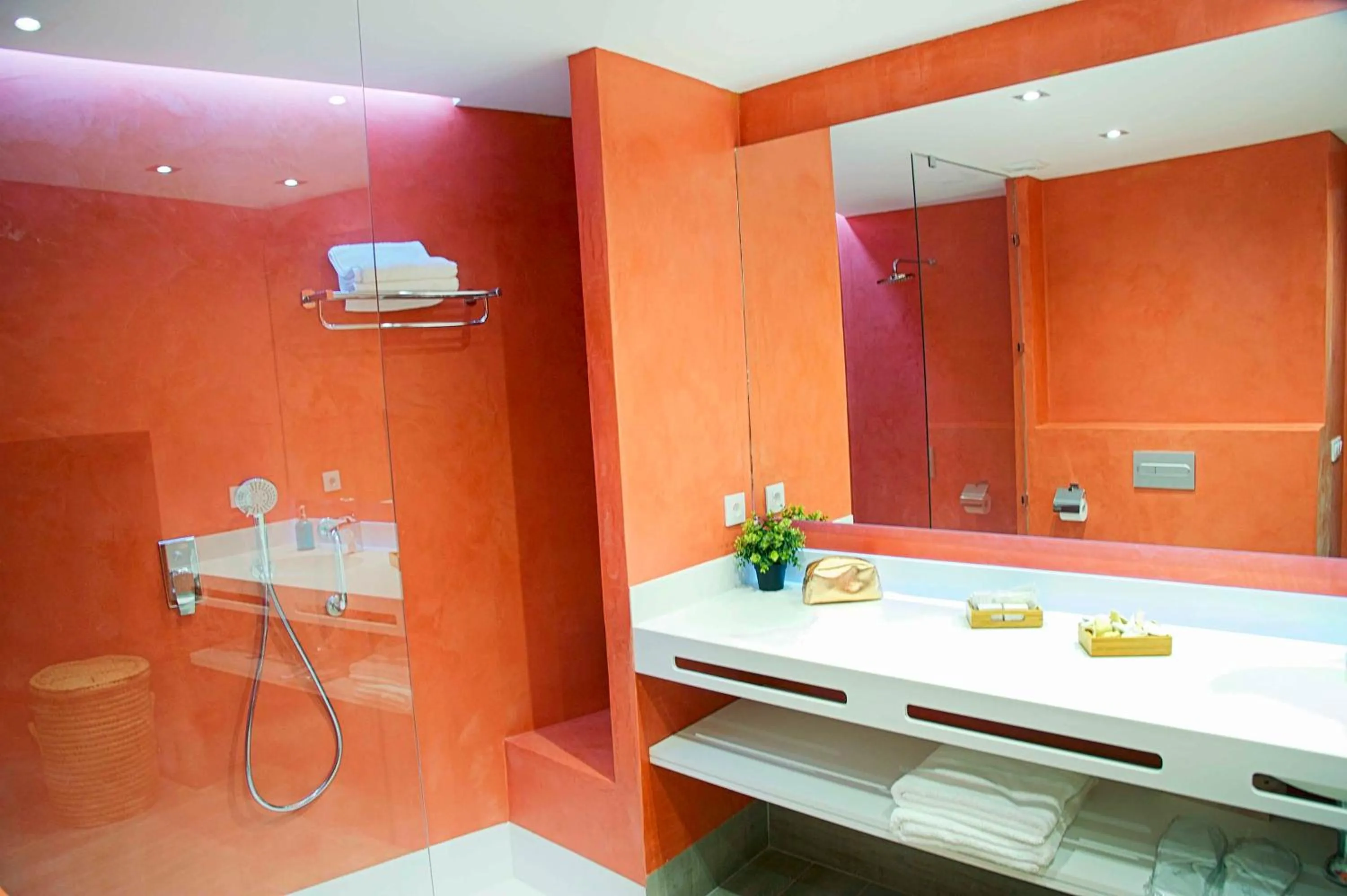 Bathroom in Overland Suites Catedral