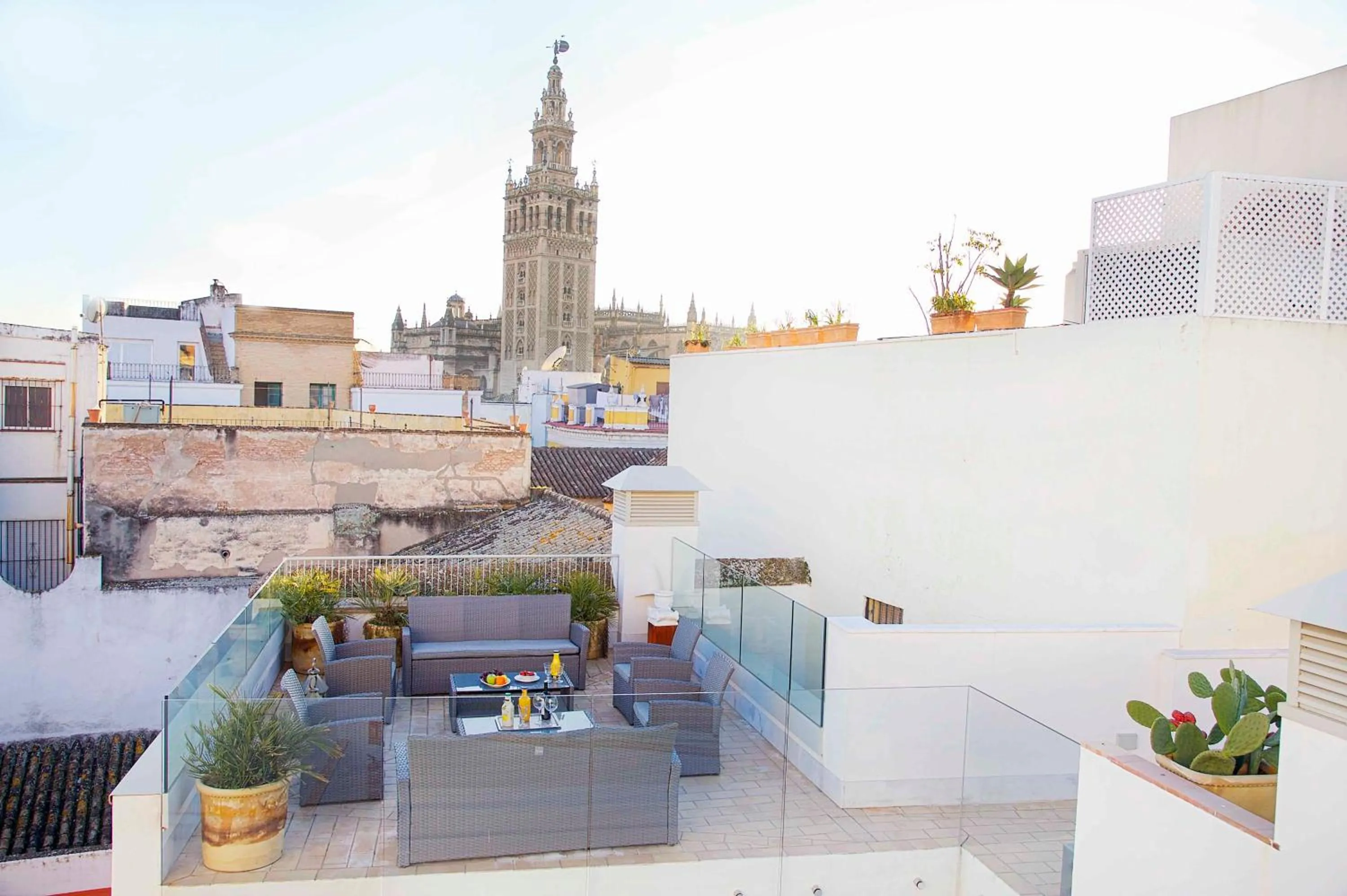 Property building in Overland Suites Catedral