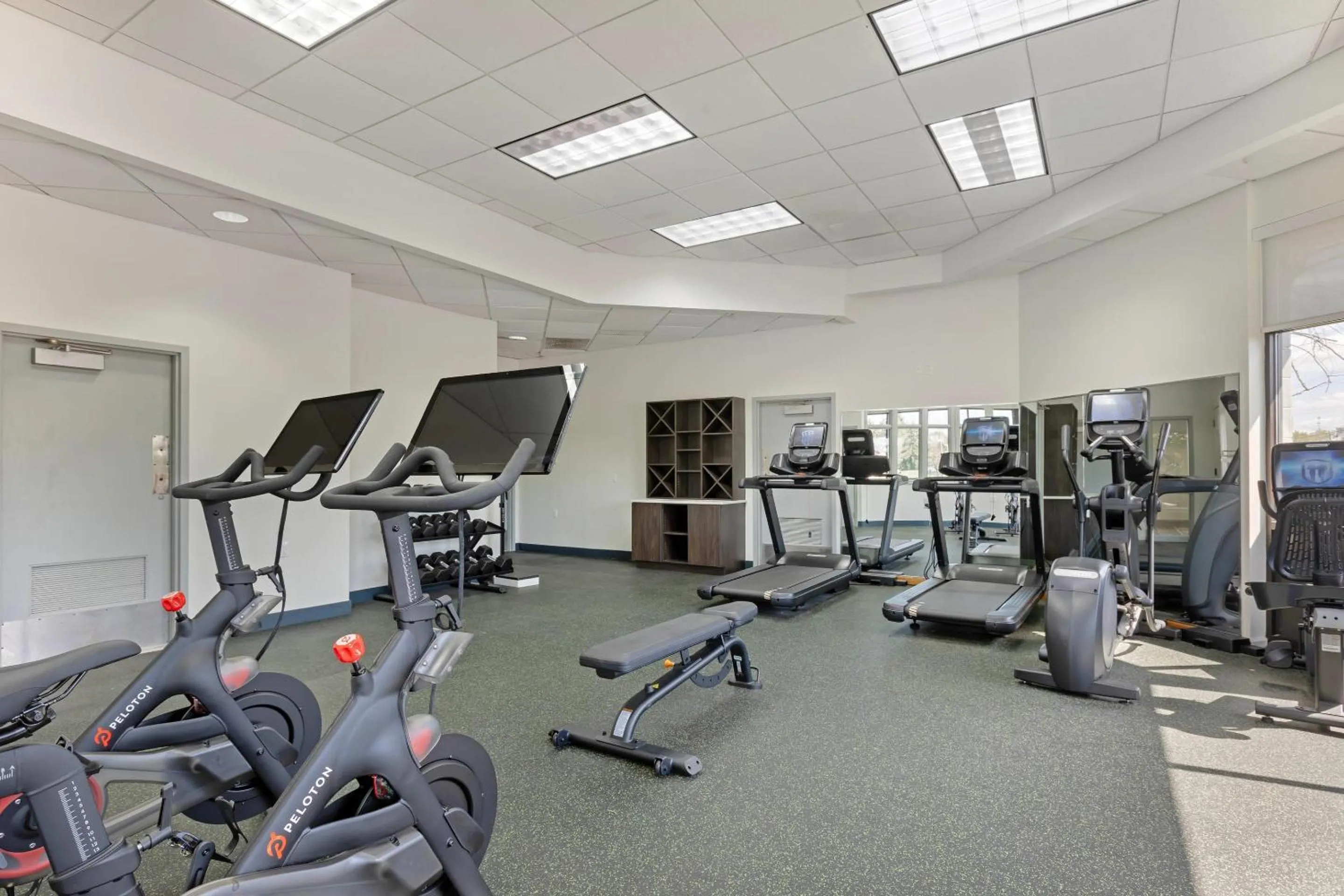 Fitness centre/facilities in The Lux Hotel & Conference Center, an Ascend Collection Hotel